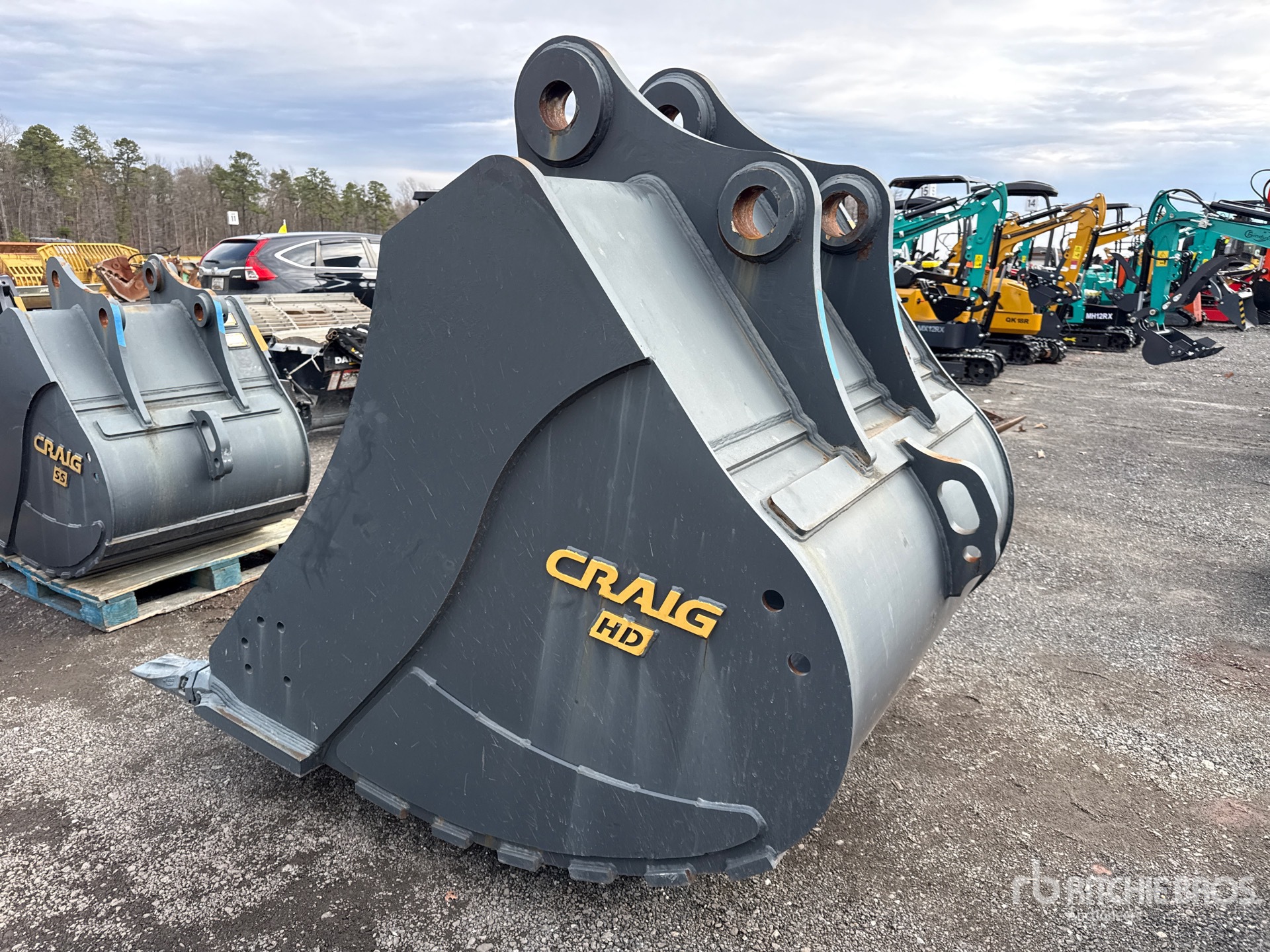 General Appearance with Foto, angolo posteriore sinistro