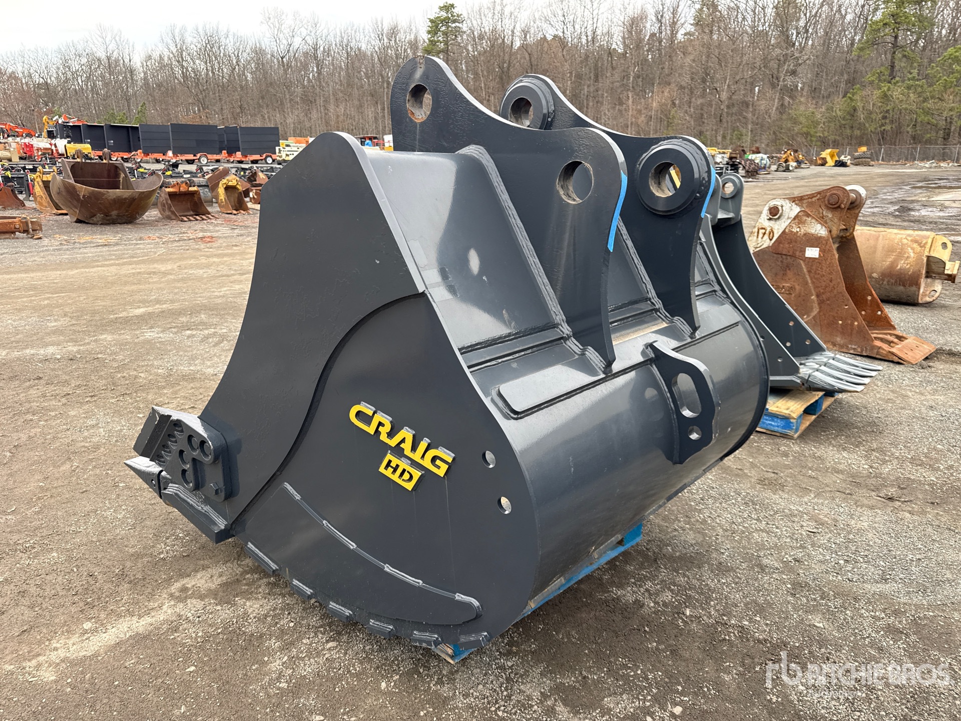 General Appearance with Foto, angolo posteriore sinistro