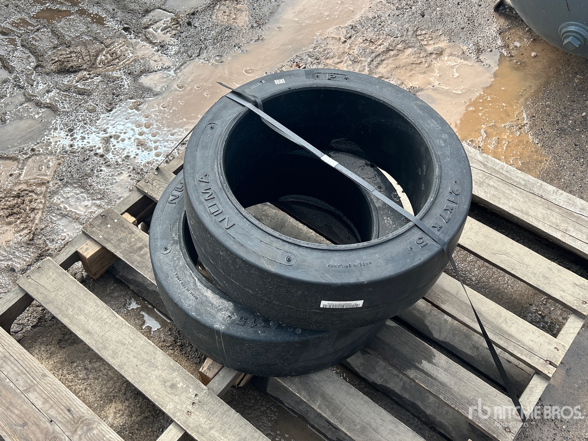 General Appearance with Bild, Ecke hinten rechts