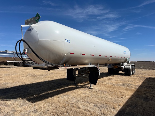 1981 Mississippi 9900 gal T/A Tanker Trailer