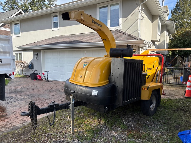 2012 Vermeer BC1500 Tow-Behind Wood Chipper