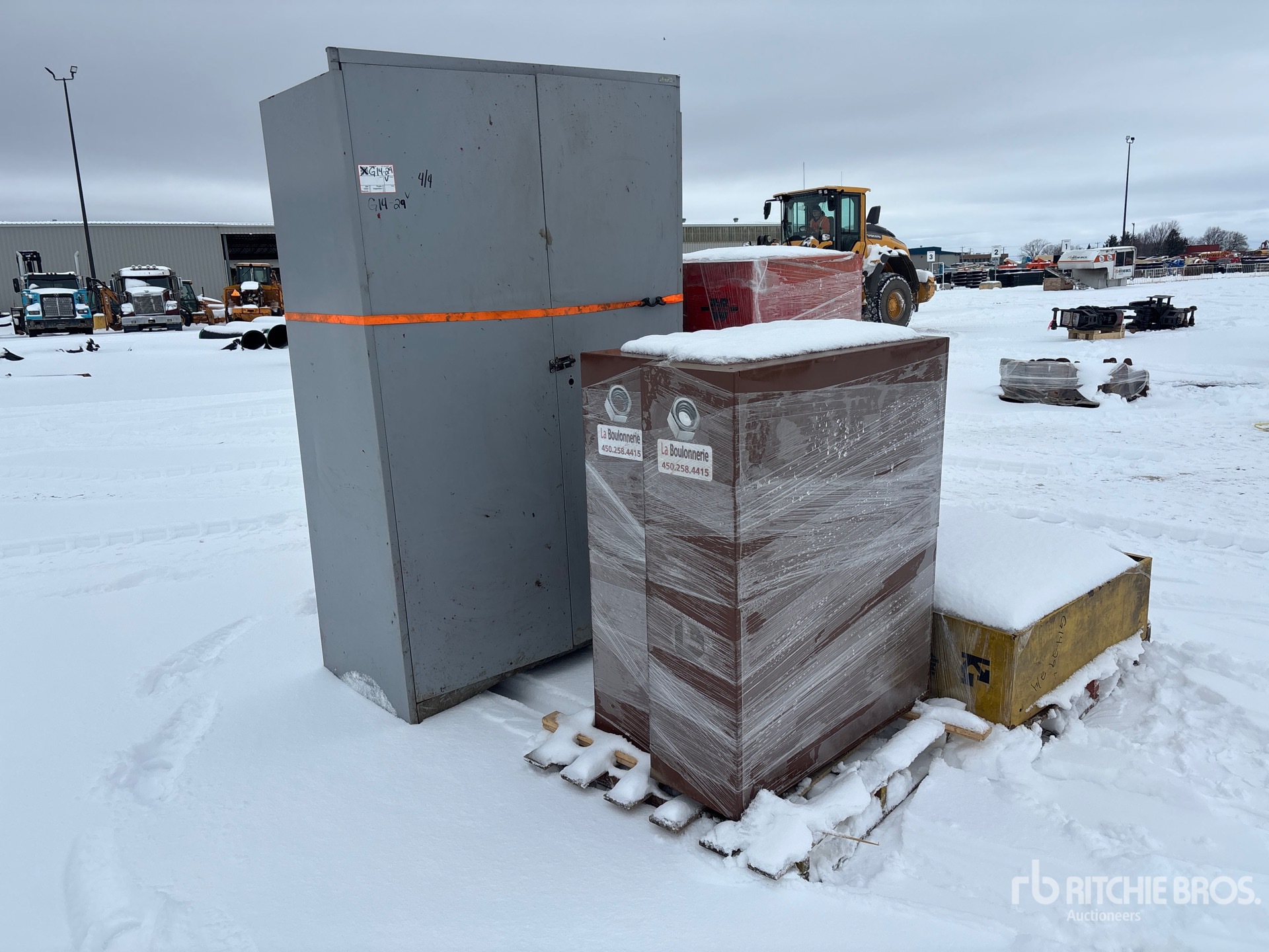 General Appearance with Bild, Ecke vorne rechts