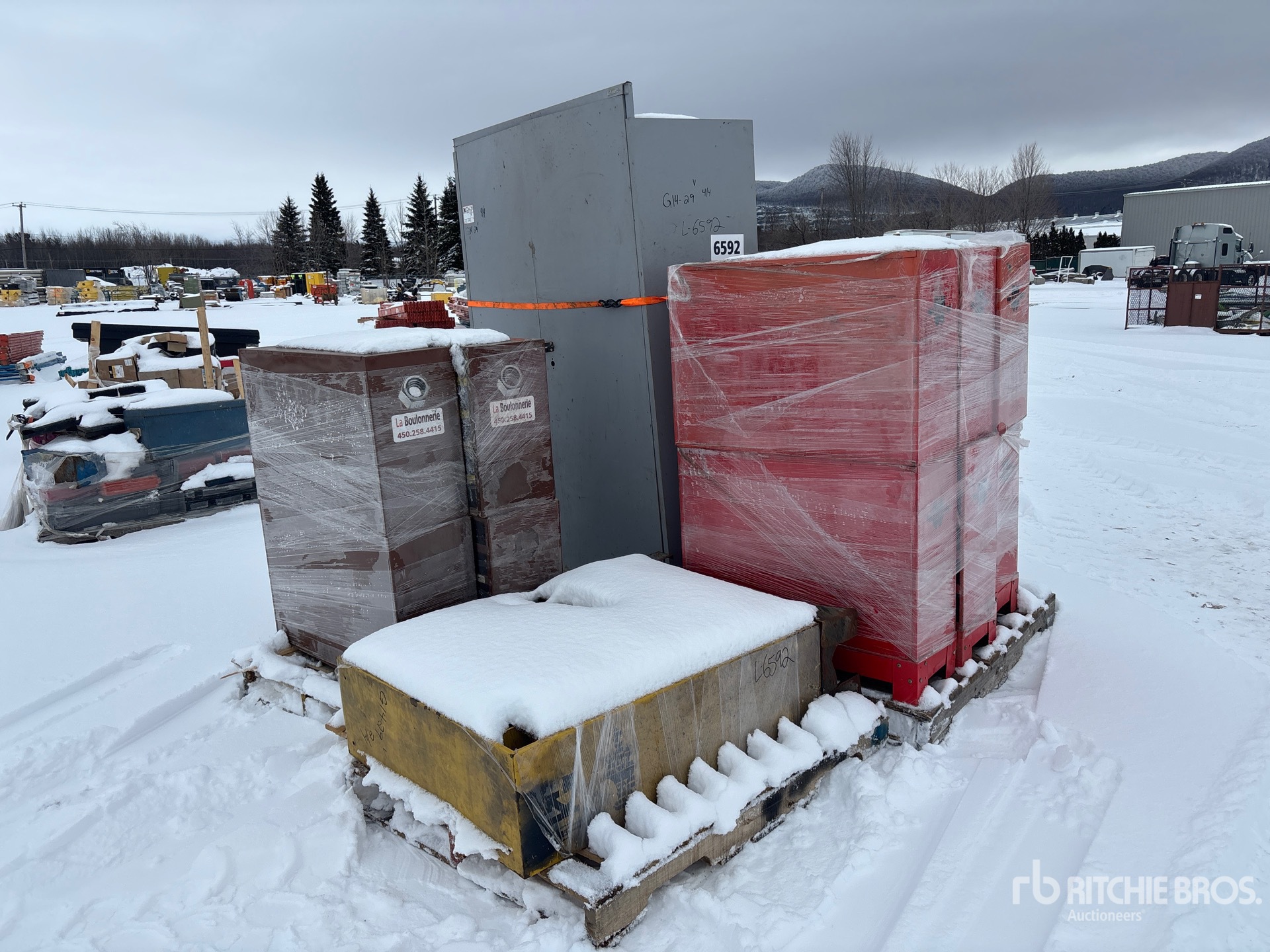 General Appearance with Bild, Ecke vorne links