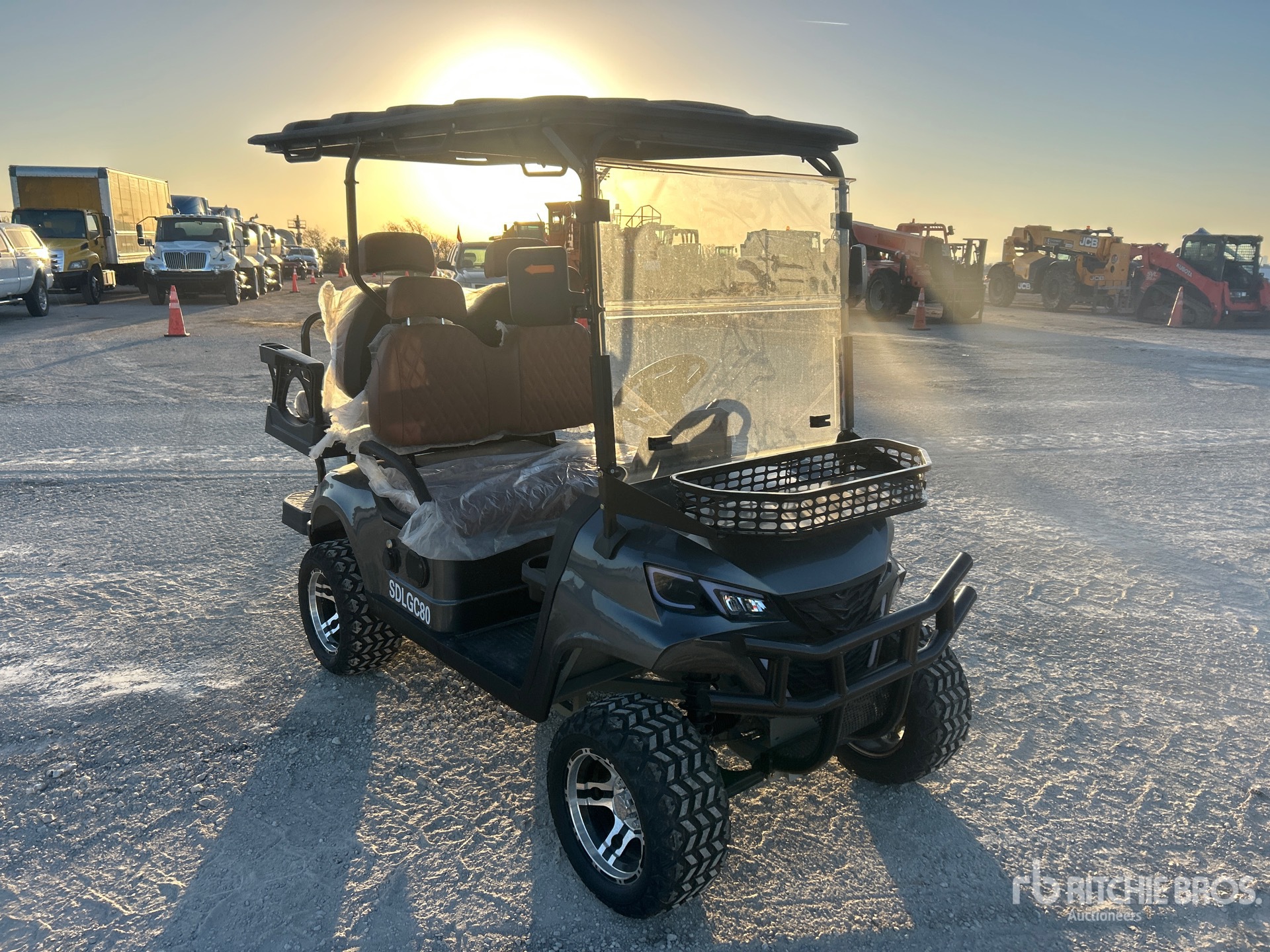 General Appearance with Picture, Right Front Corner