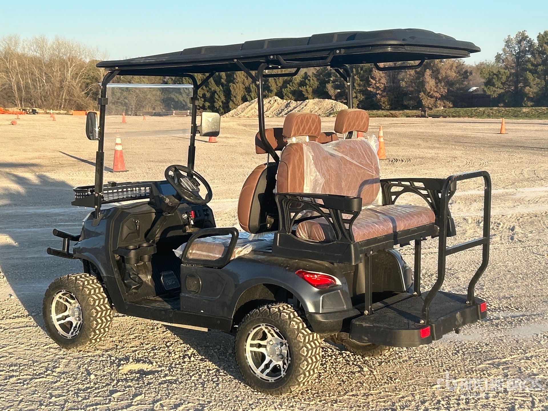 General Appearance with Picture, Left Rear Corner