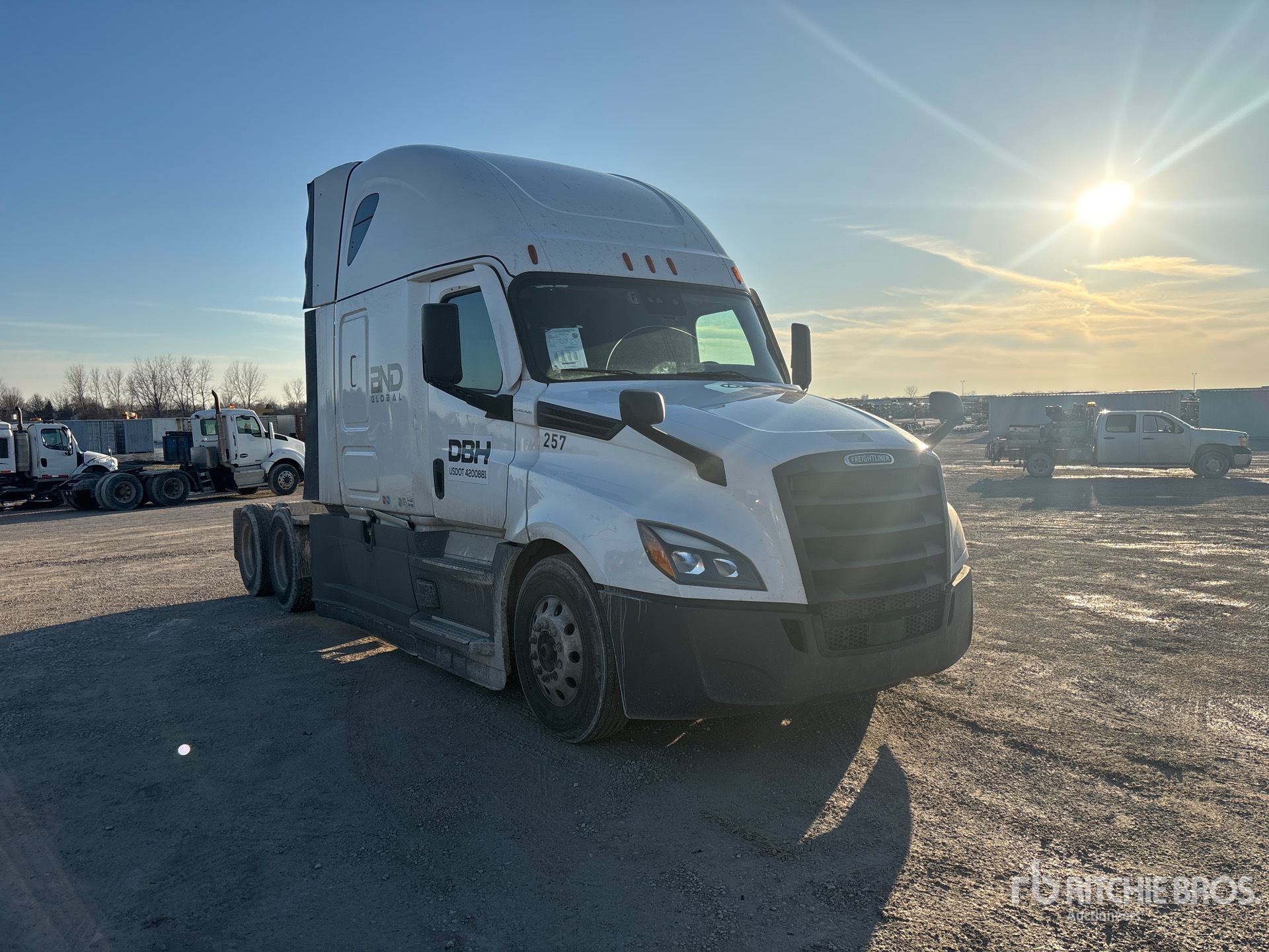 General Appearance with Picture, Right Front Corner