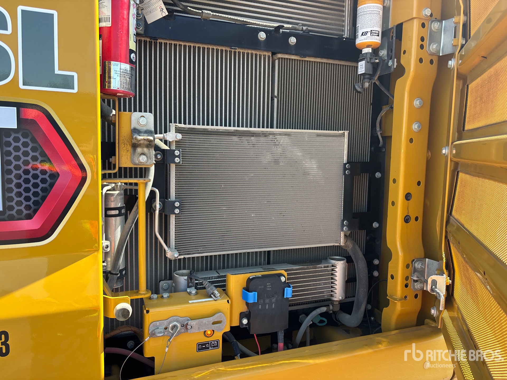 2020 Caterpillar 323