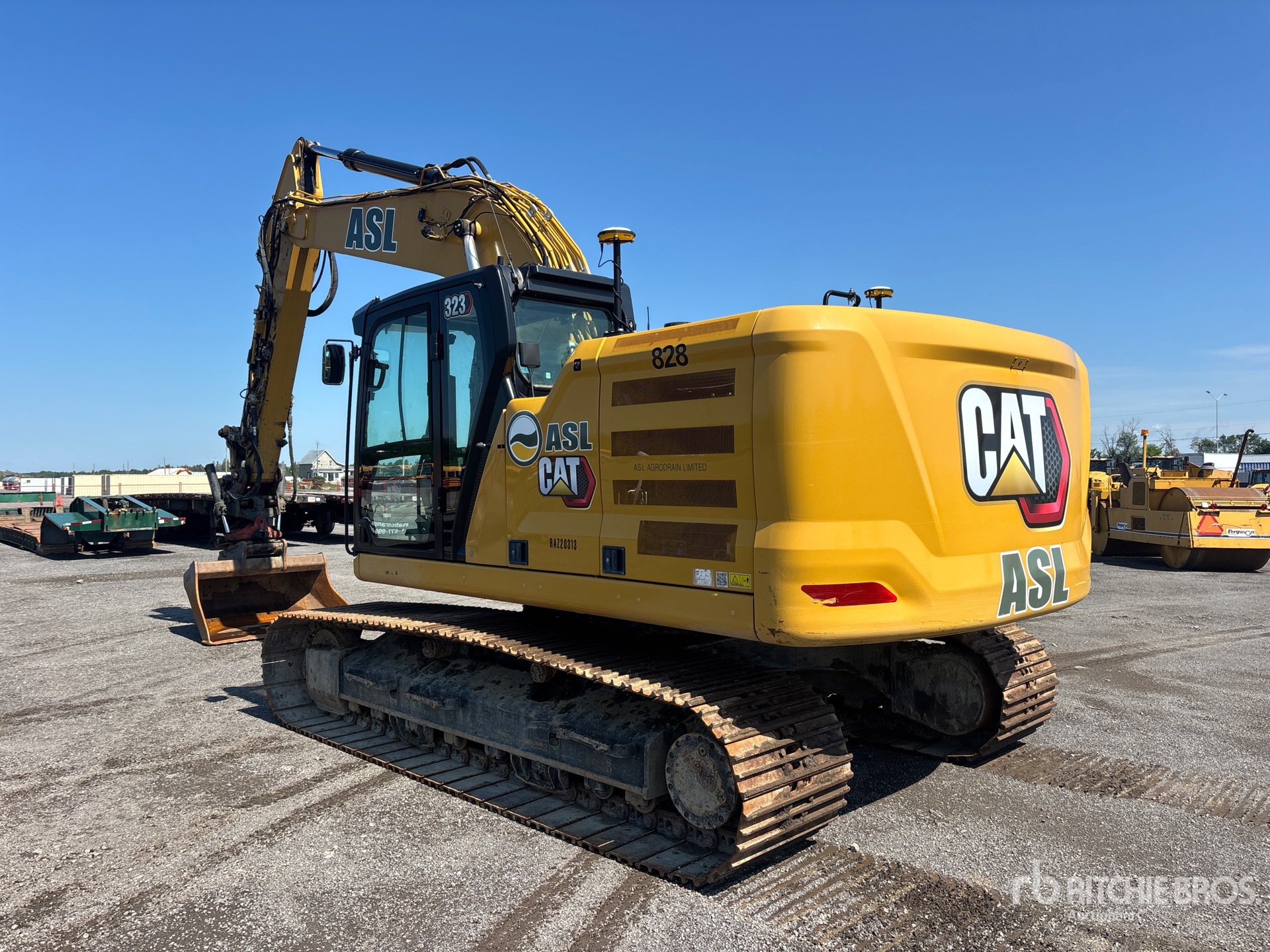 2020 Caterpillar 323