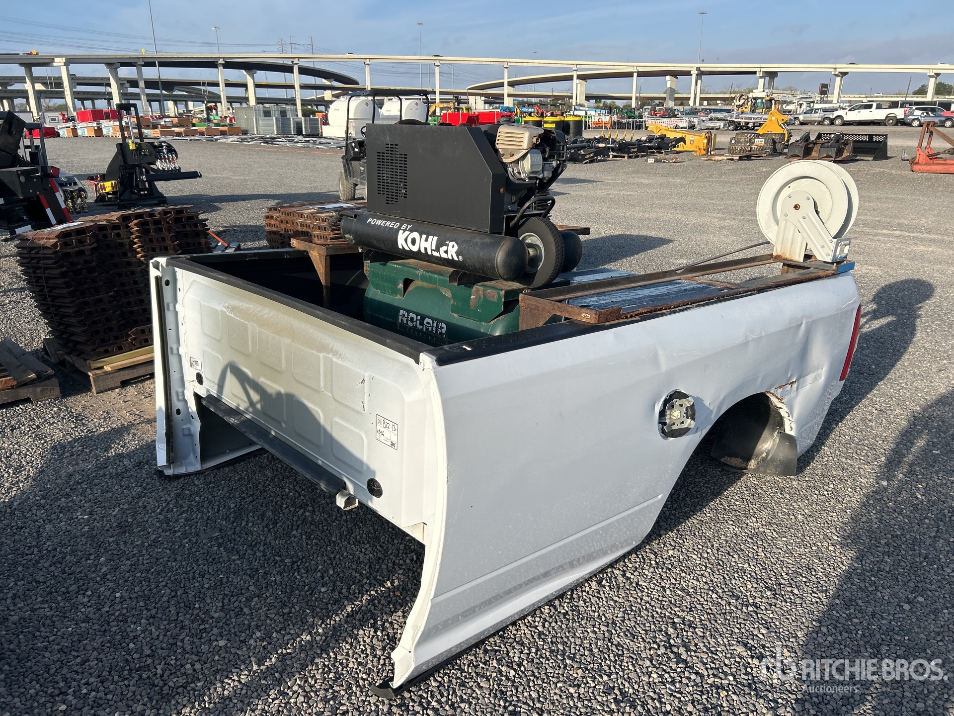 General Appearance with Foto, angolo anteriore destro