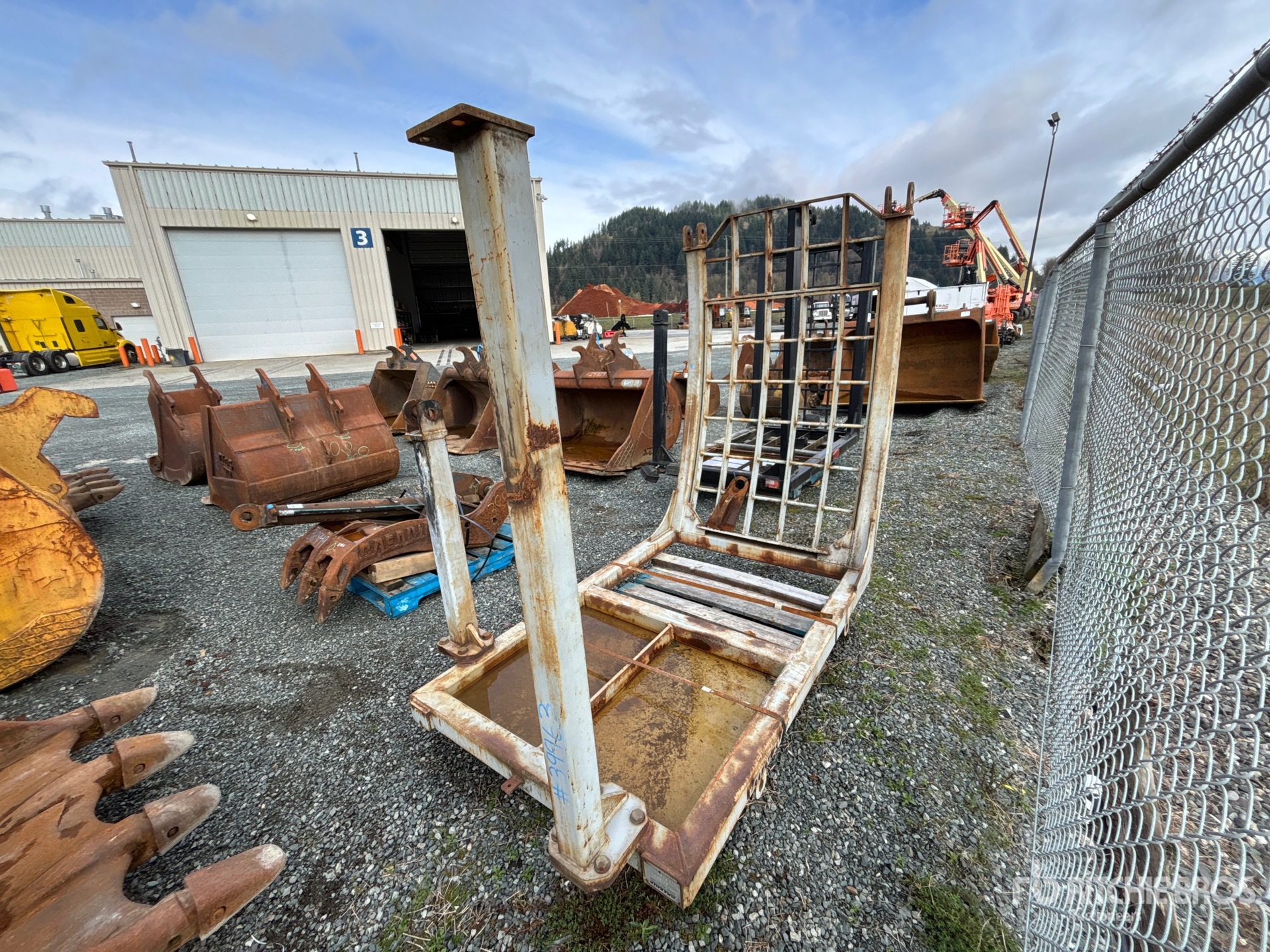 General Appearance with Picture, Right Rear Corner