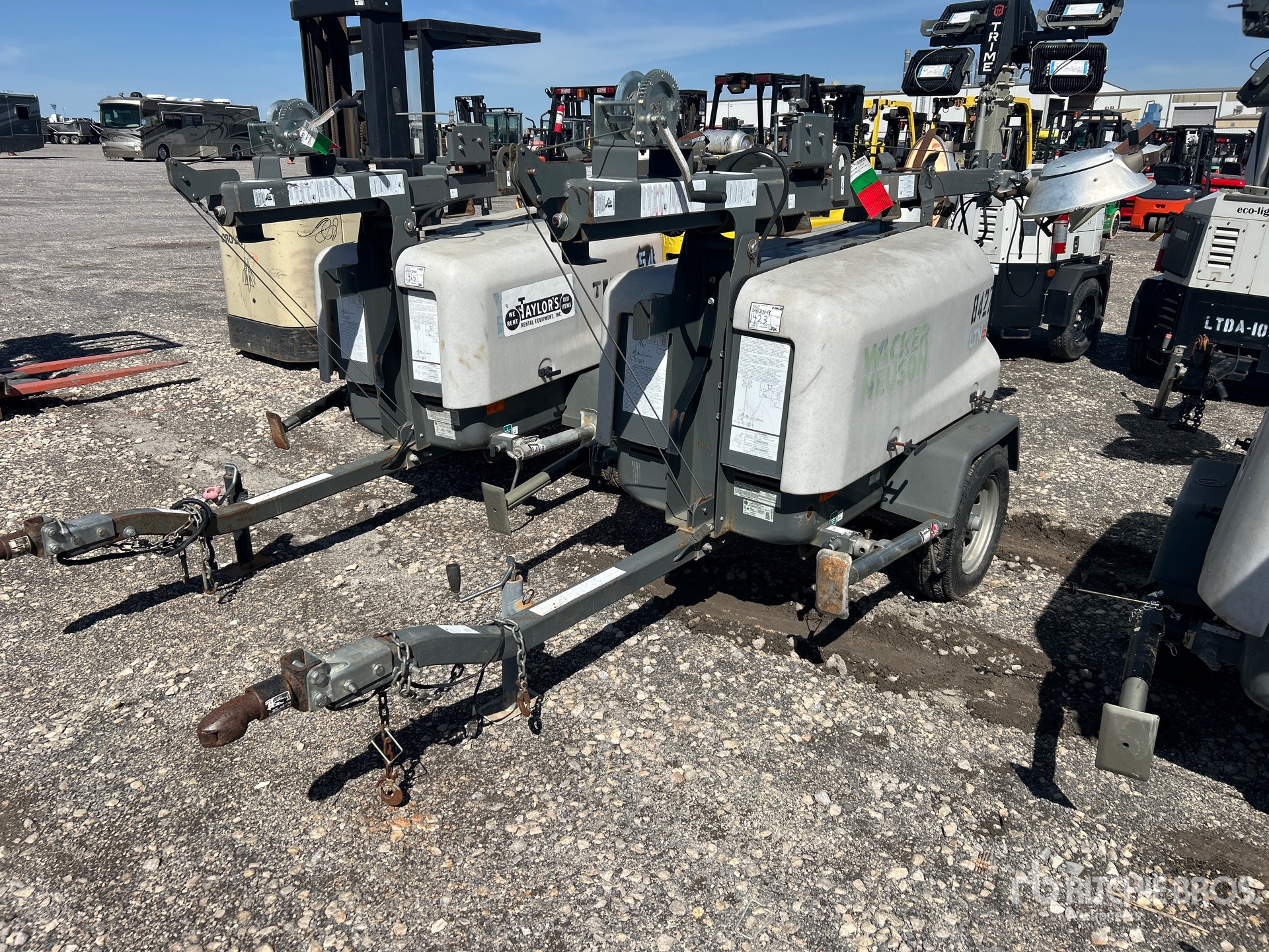 General Appearance with Picture, Left Front Corner