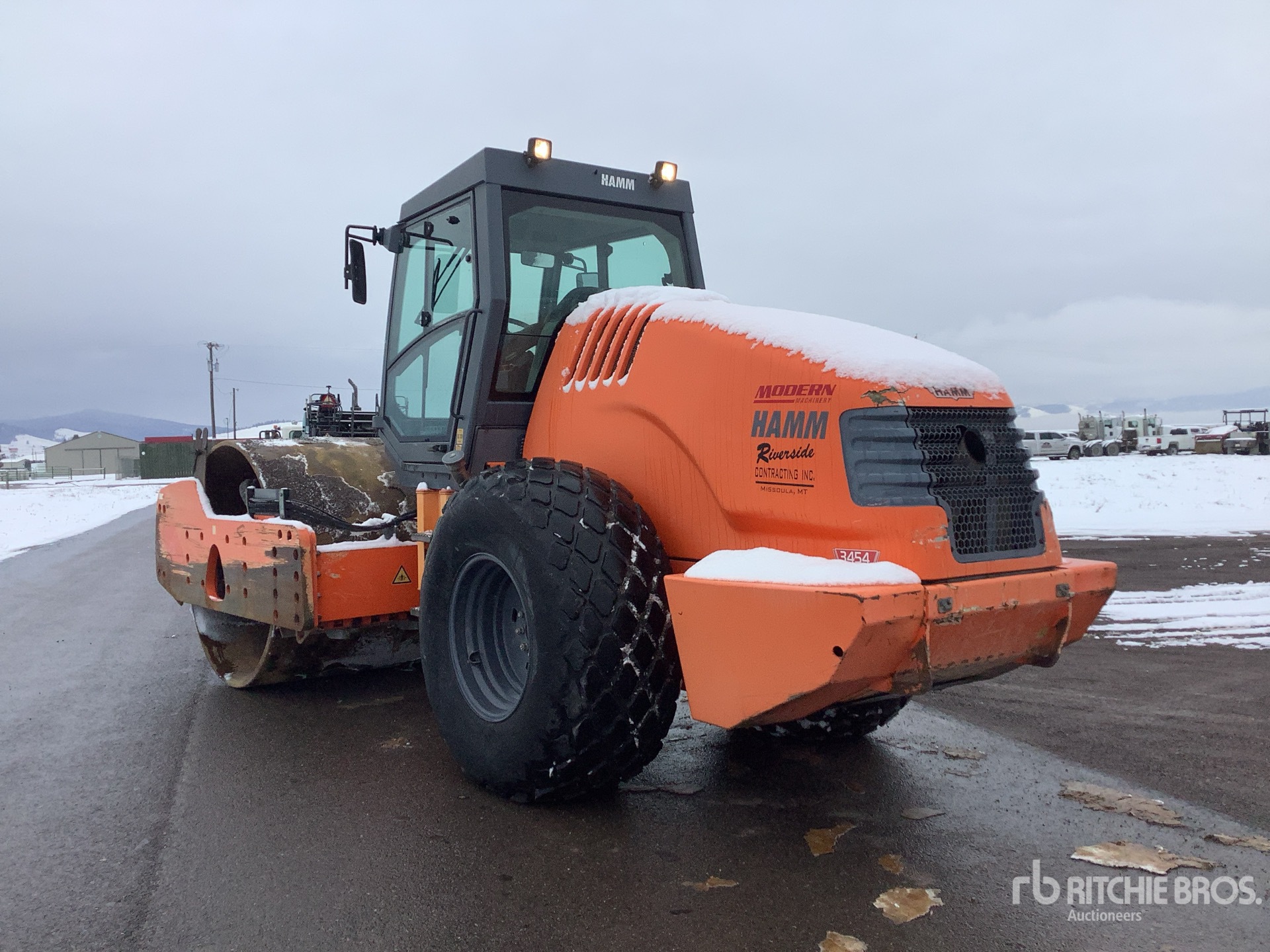 General Appearance with Picture, Left Rear Corner