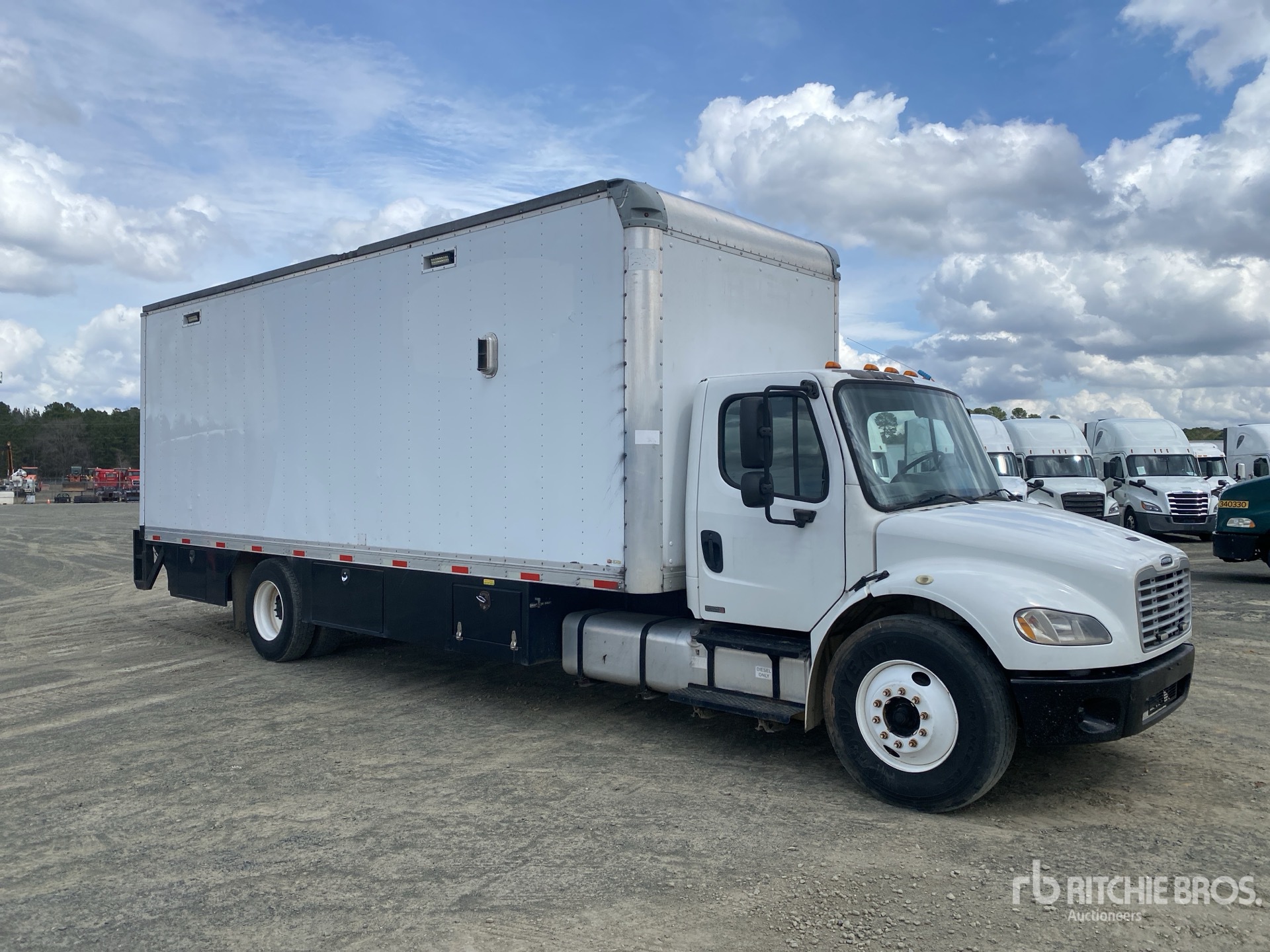 General Appearance with Bild, Ecke vorne rechts