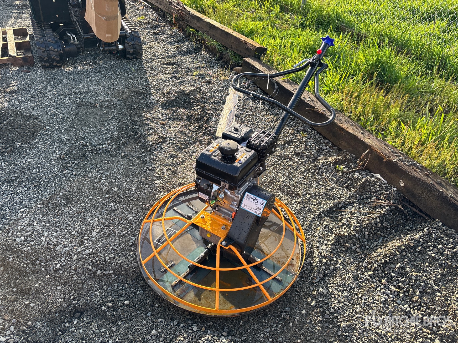 General Appearance with Foto, angolo anteriore sinistro