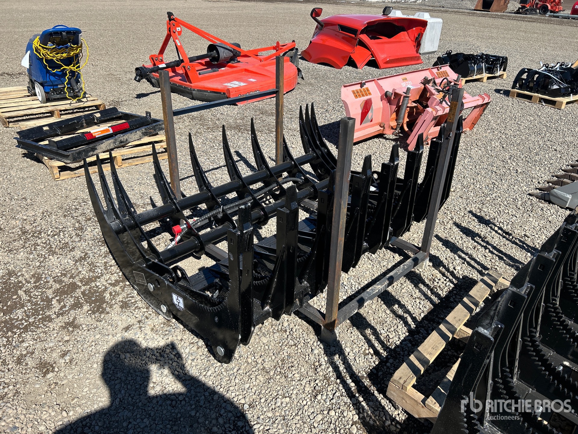 General Appearance with Picture, Right Front Corner