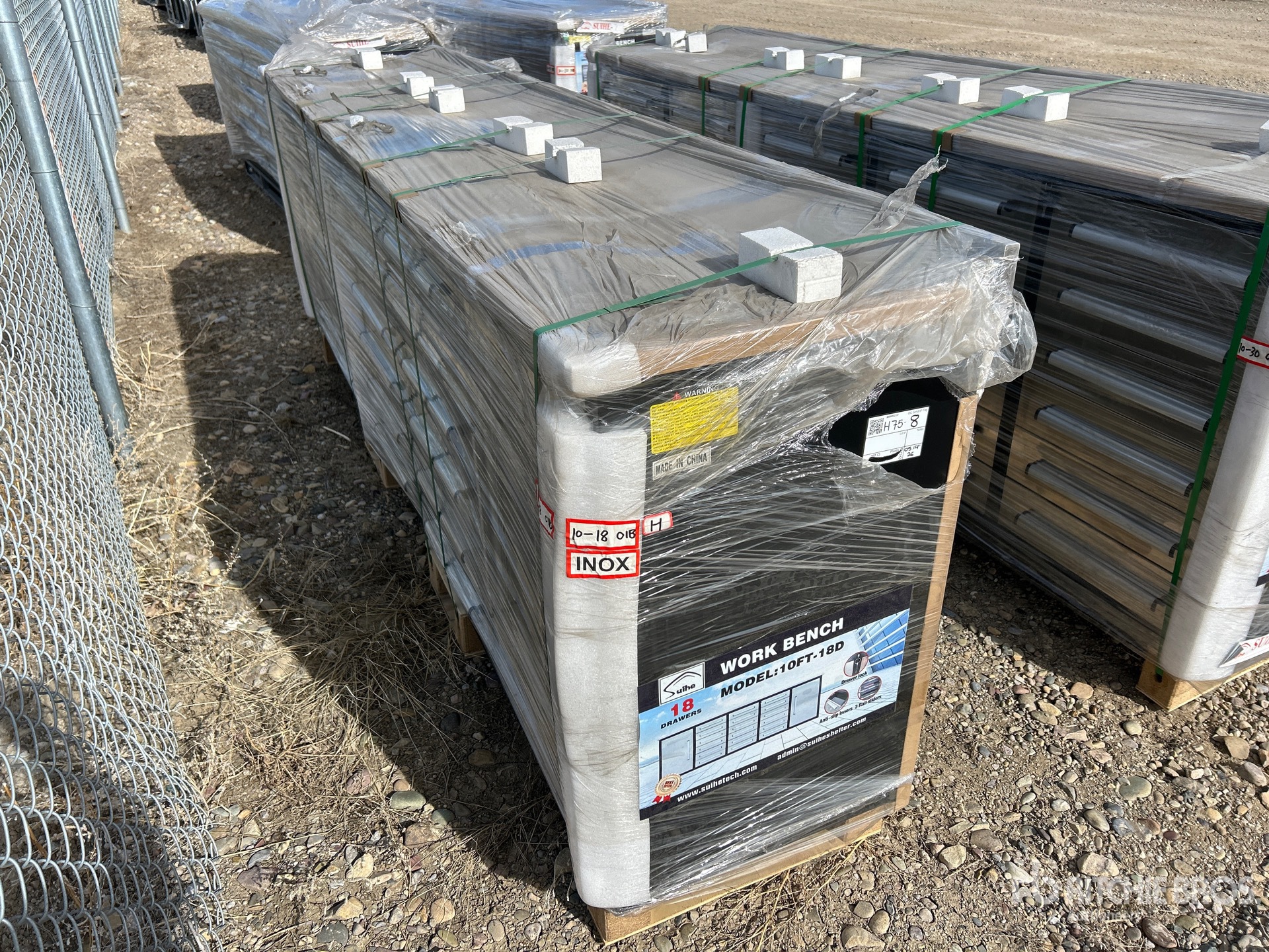 General Appearance with Bild, Ecke vorne links