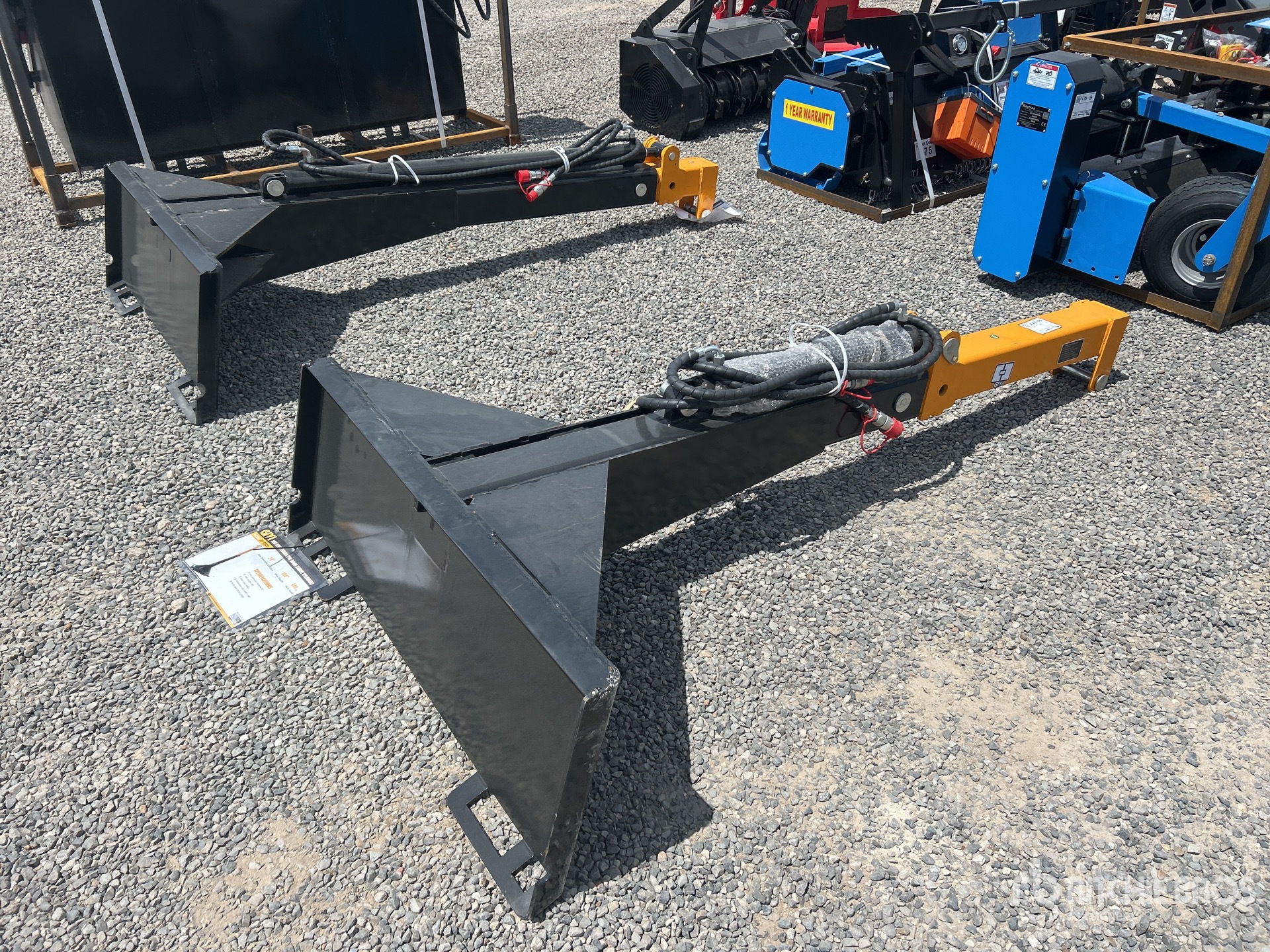 General Appearance with Picture, Right Rear Corner