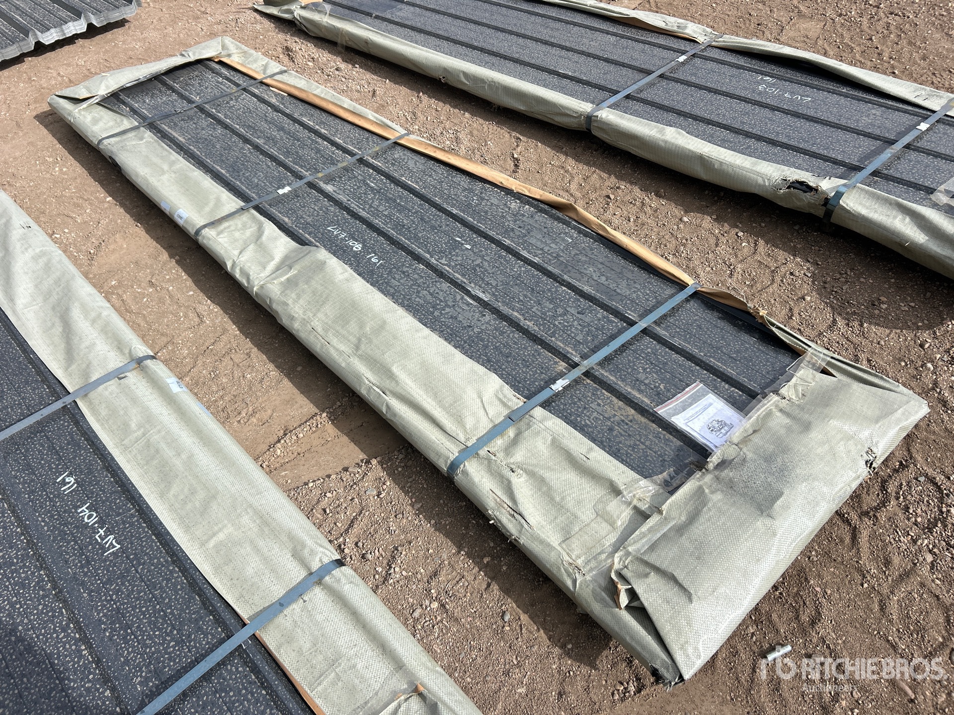 Aspect général with Image, coin arrière droit