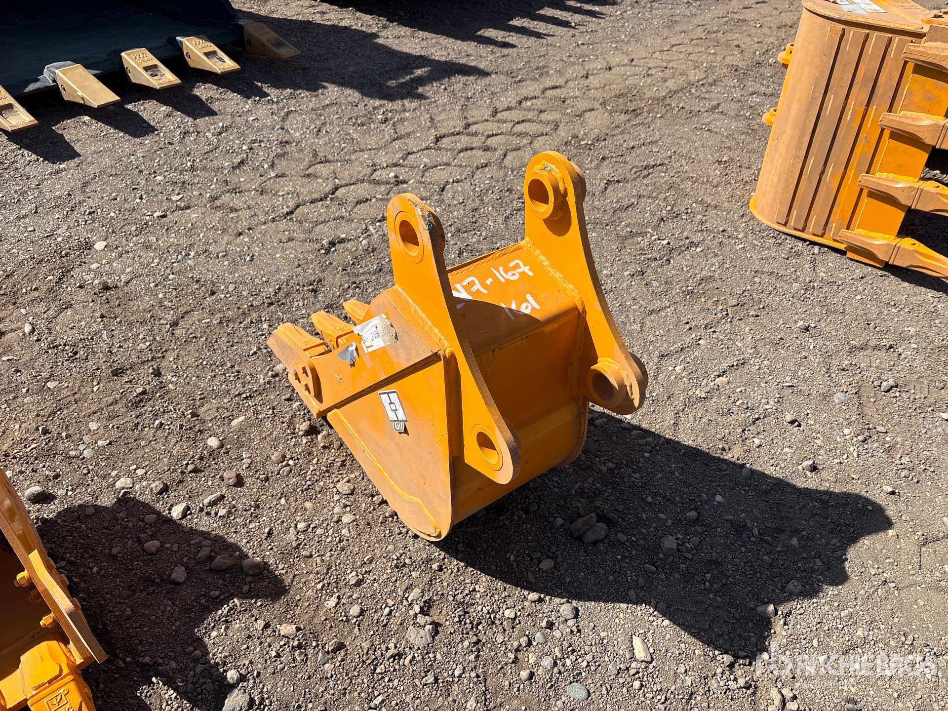 General Appearance with Foto, angolo posteriore sinistro