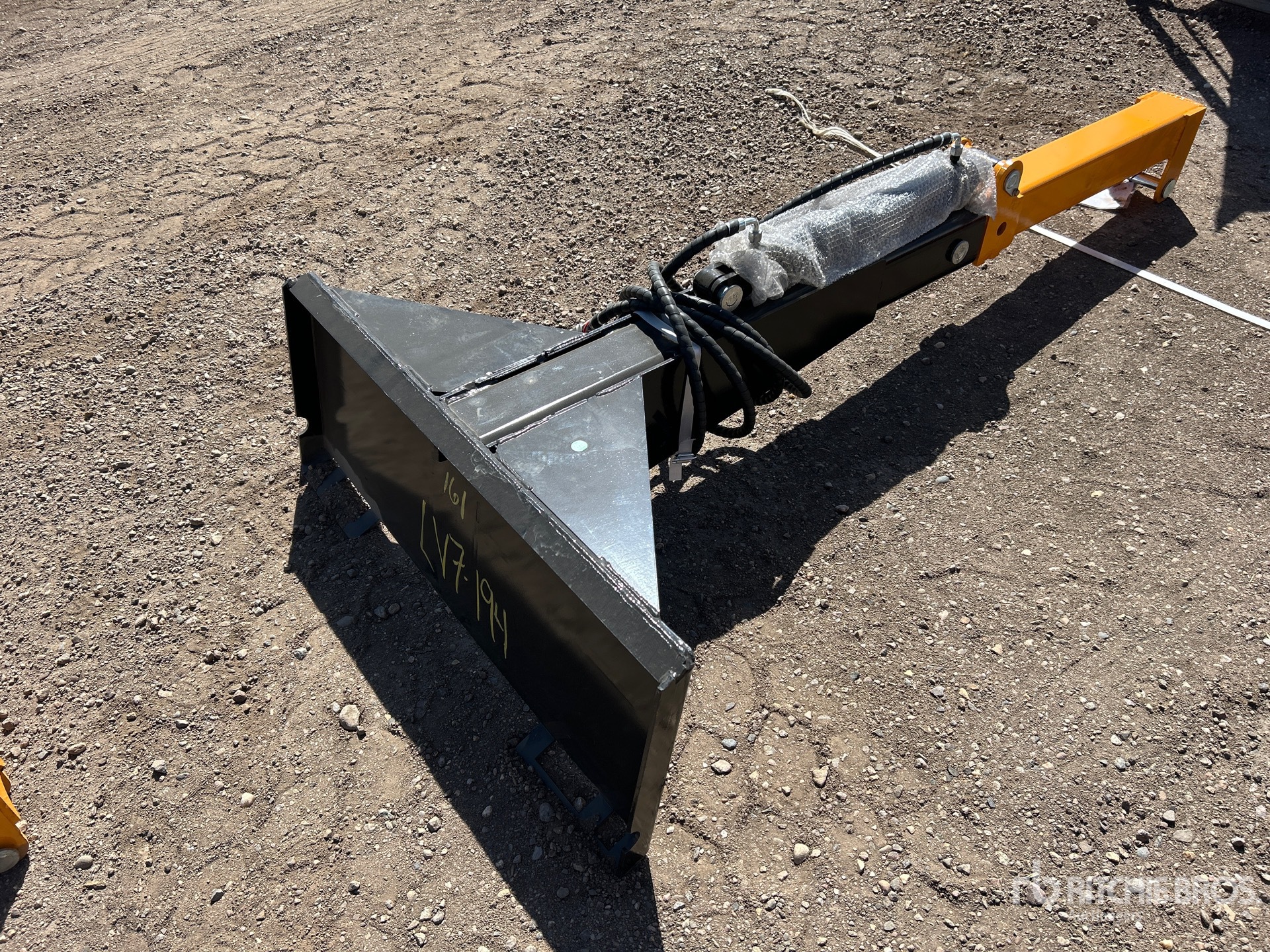 General Appearance with Bild, Ecke hinten rechts