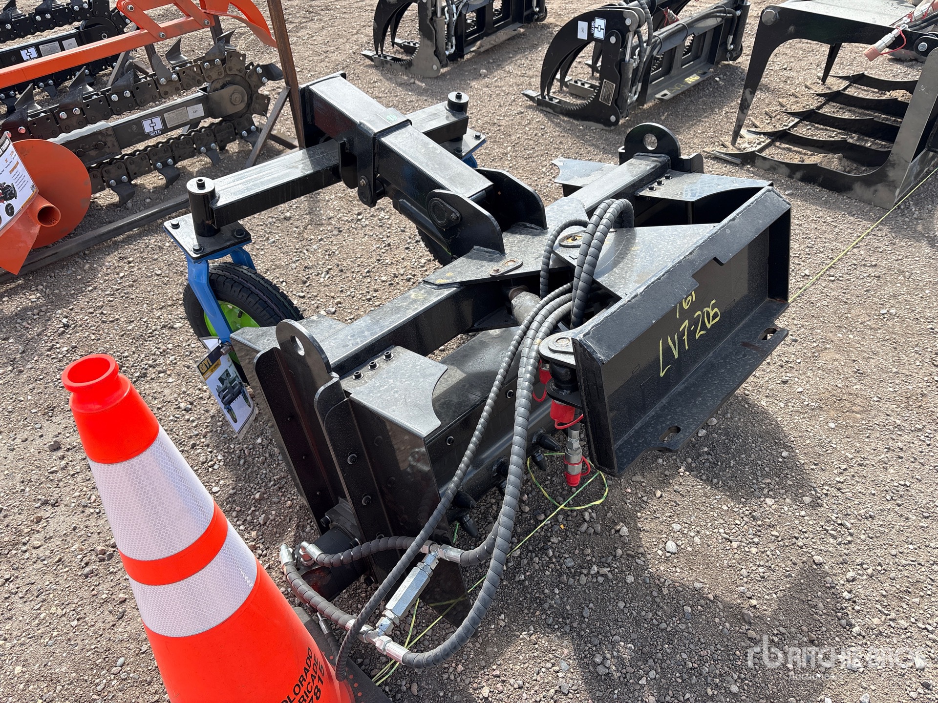 General Appearance with Bild, Ecke hinten rechts