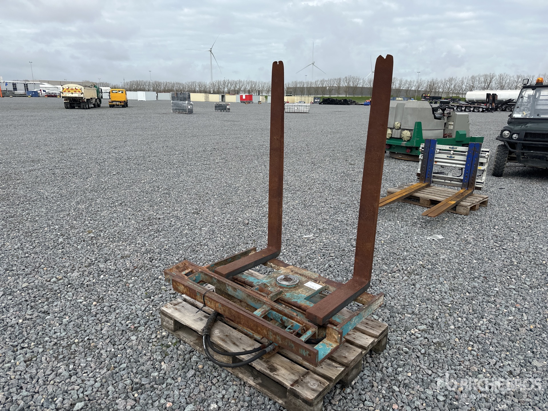 General Appearance with Bild, Ecke hinten links