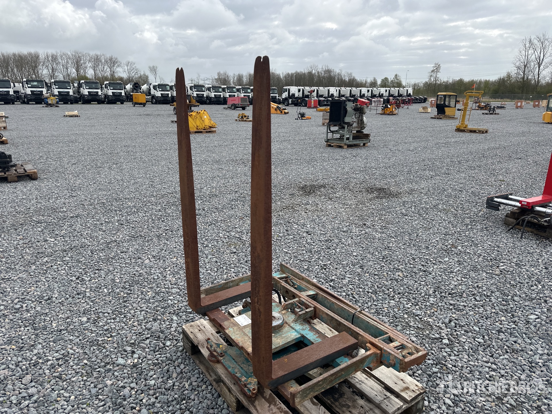 General Appearance with Bild, Ecke vorne rechts