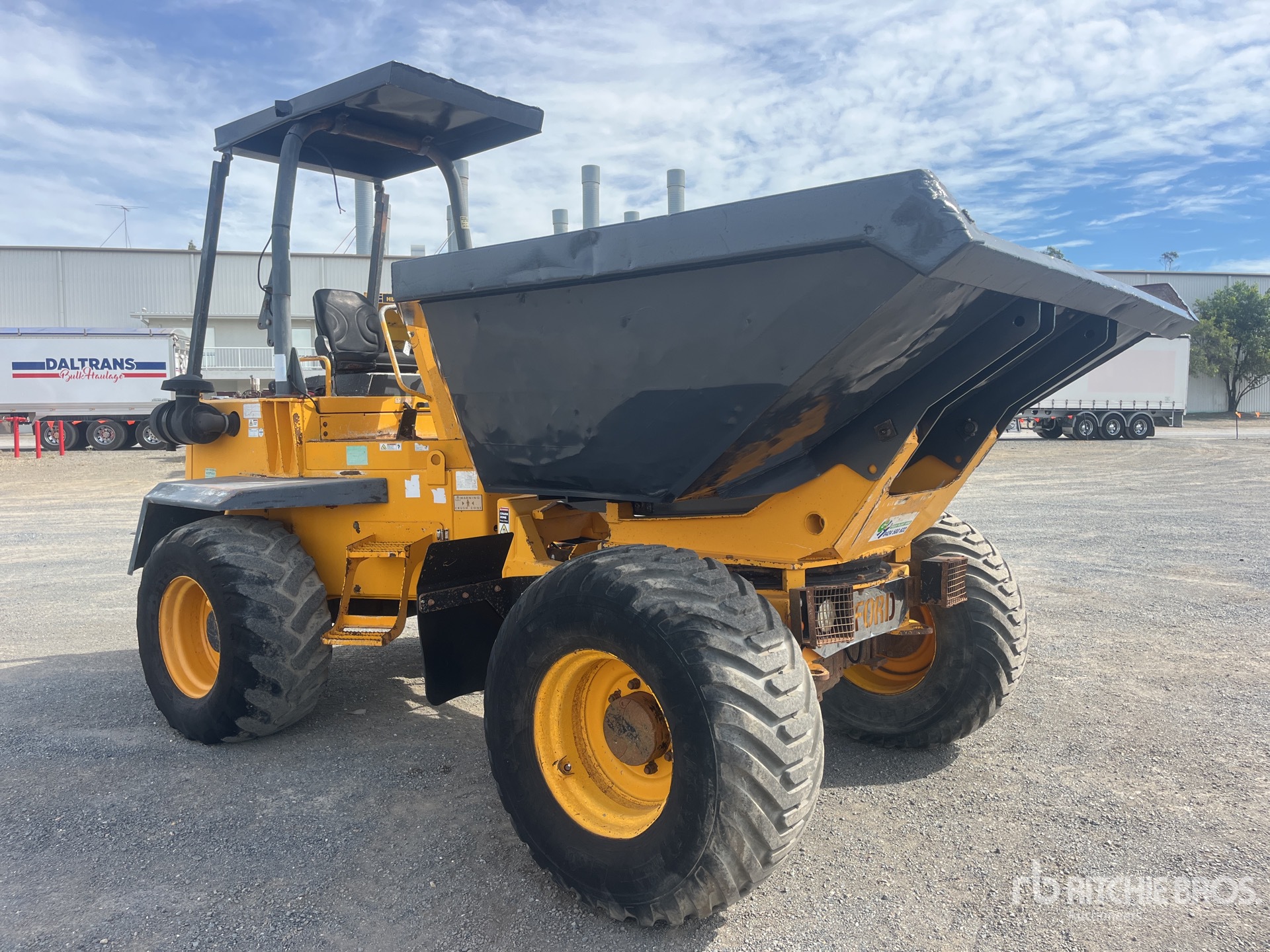 General Appearance with Picture, Right Front Corner