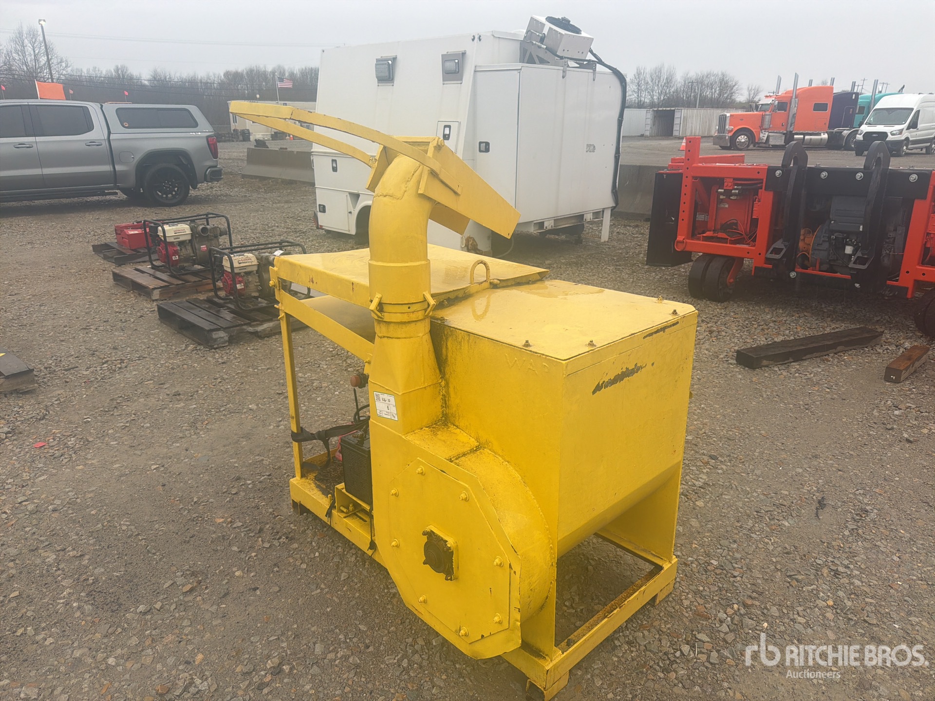 General Appearance with Bild, Ecke vorne links