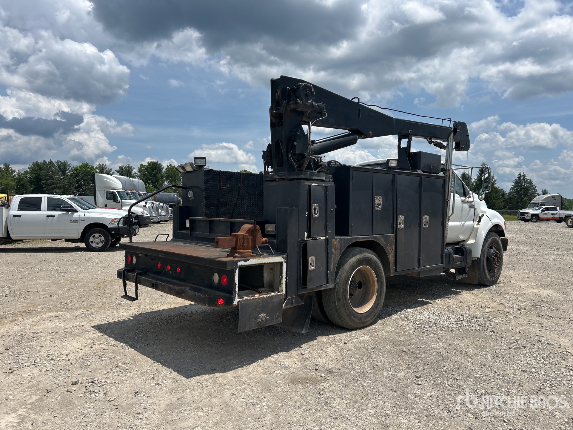 General Appearance with Picture, Right Rear Corner