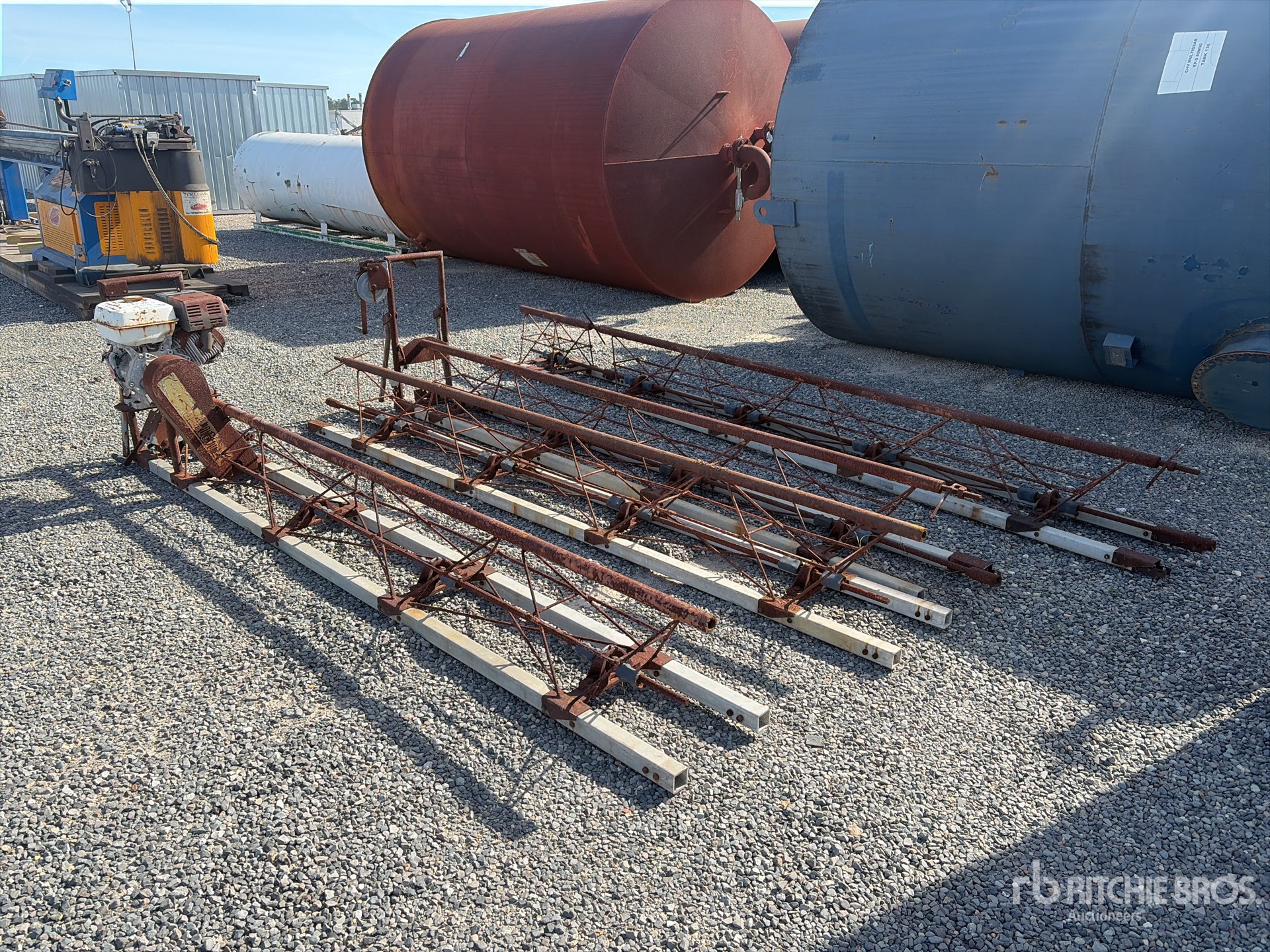 General Appearance with Foto, angolo posteriore sinistro