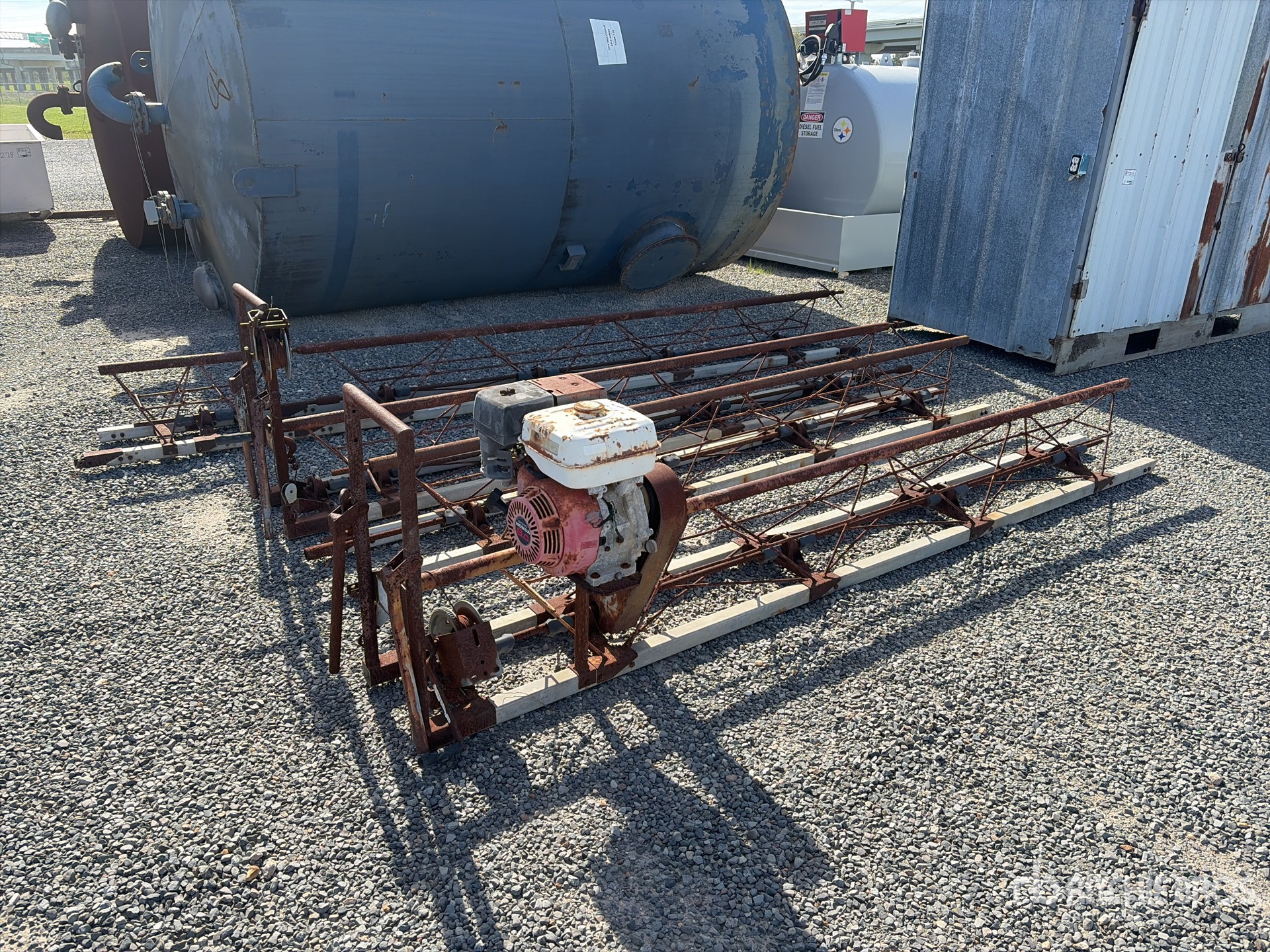 General Appearance with Foto, angolo anteriore sinistro