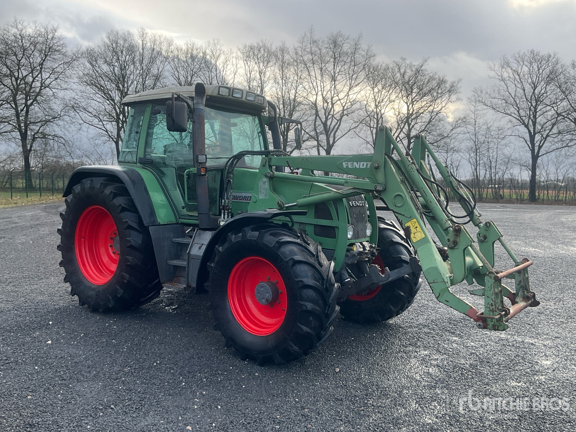 General Appearance with Picture, Right Front Corner