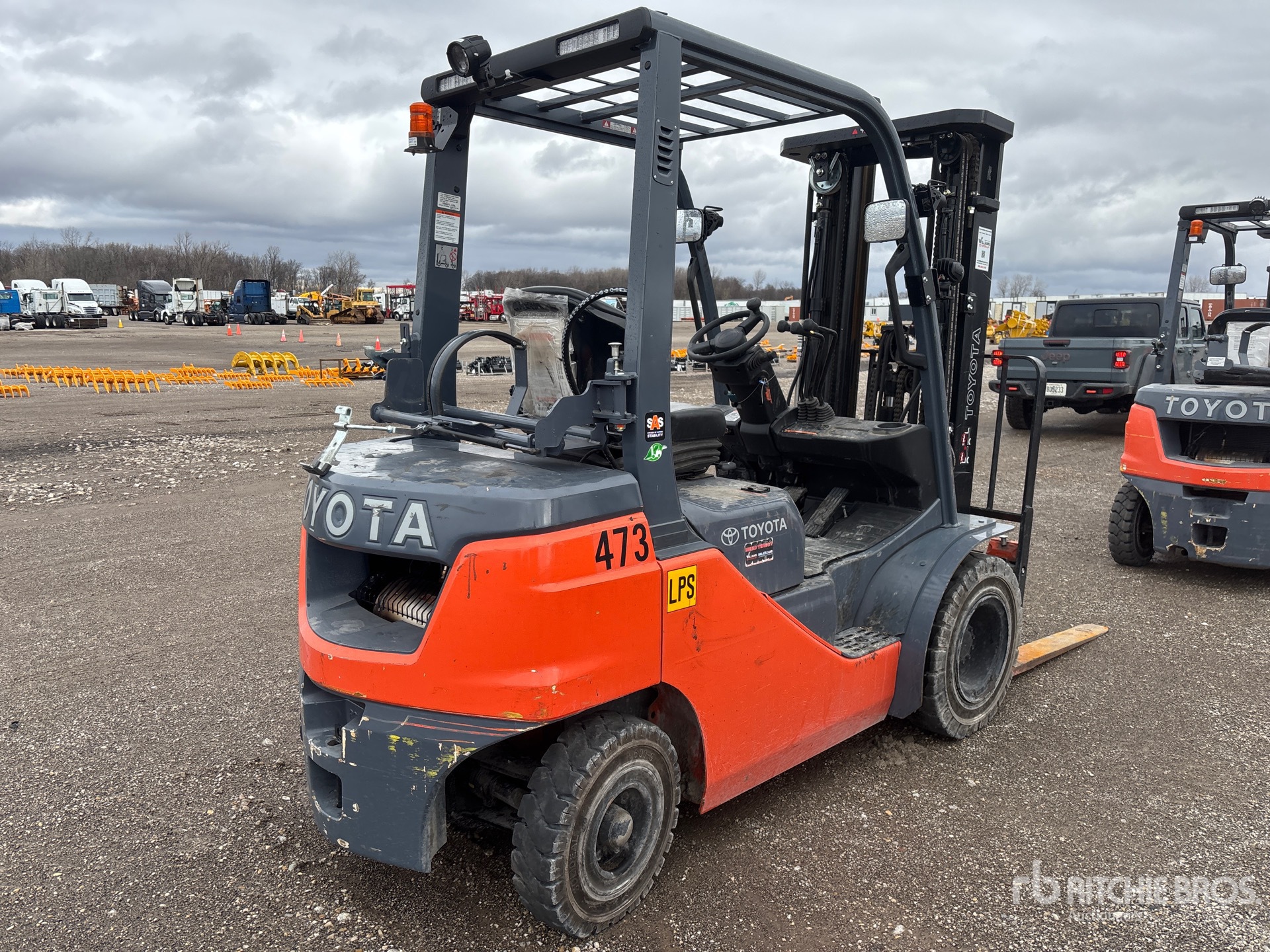 General Appearance with Picture, Right Rear Corner