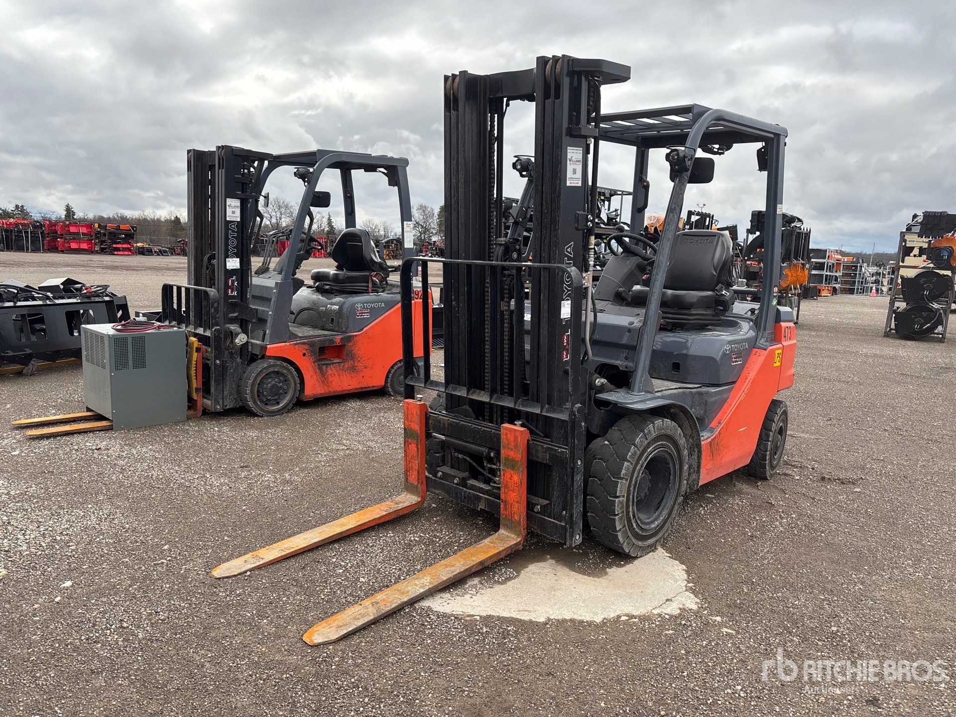 General Appearance with Picture, Left Front Corner