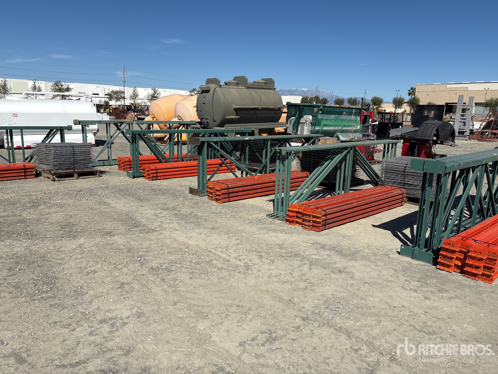 General Appearance with Bild, Ecke vorne rechts