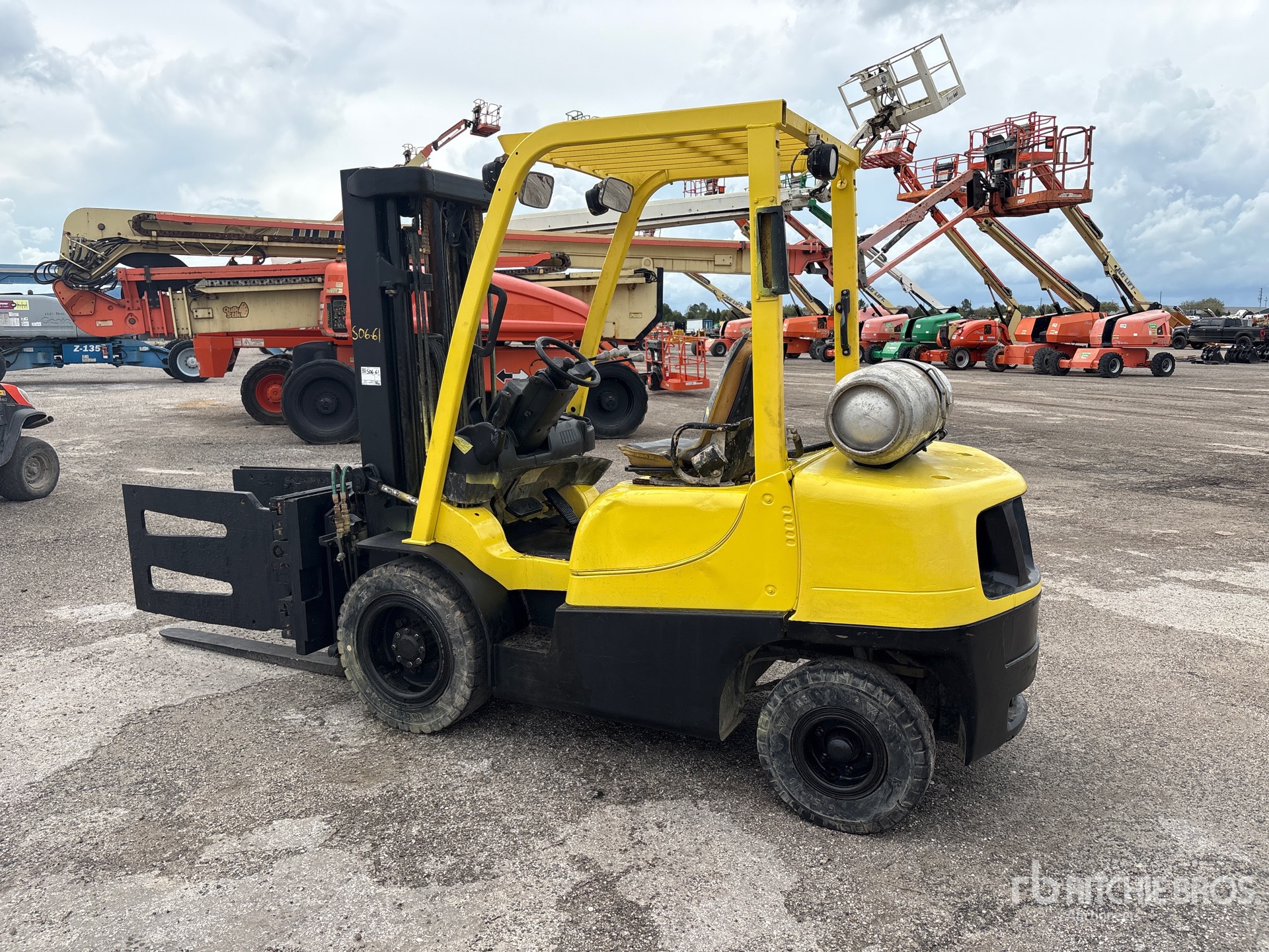 General Appearance with Bild, Ecke hinten links