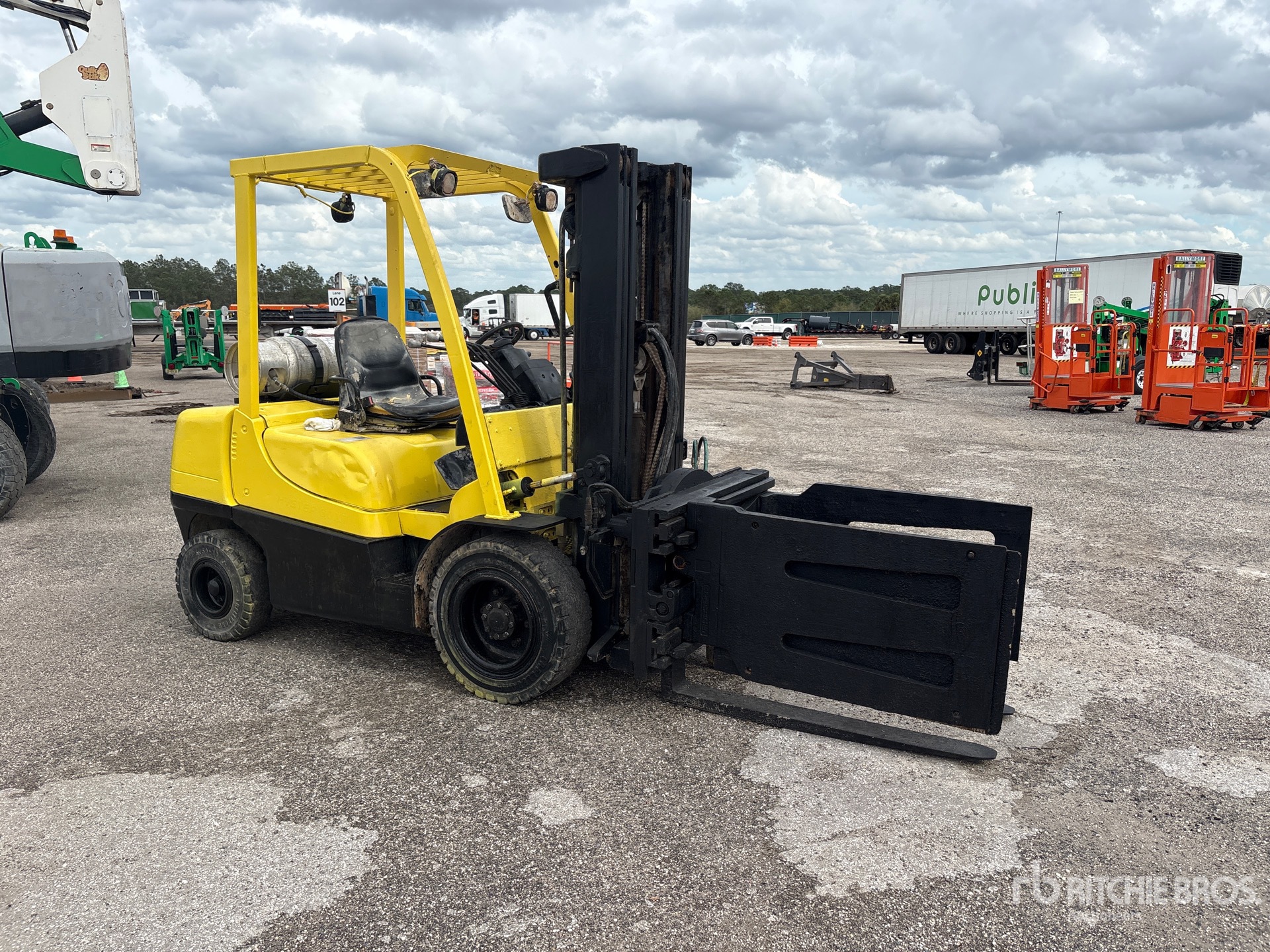 General Appearance with Bild, Ecke vorne rechts