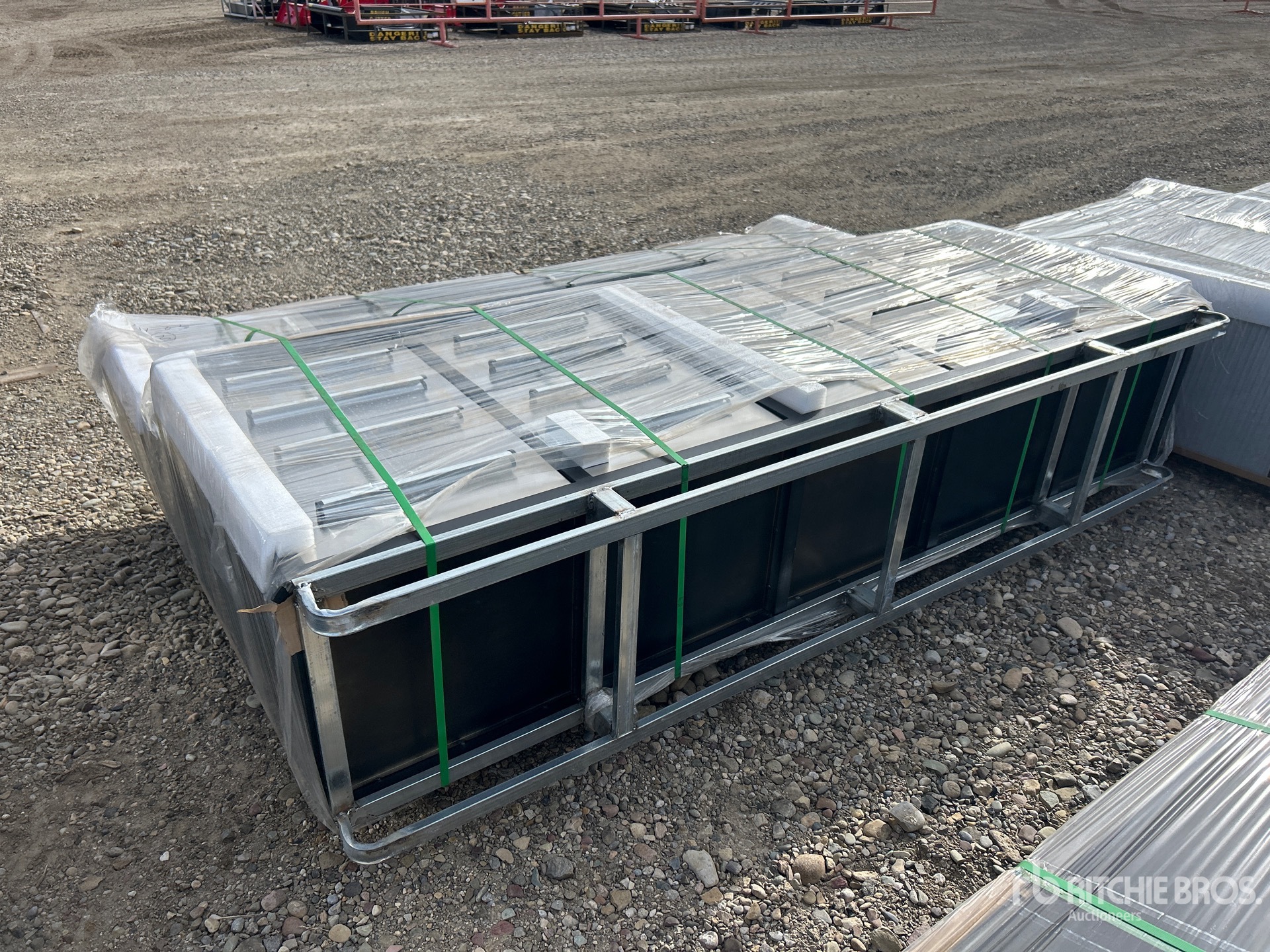 General Appearance with Bild, Ecke vorne rechts