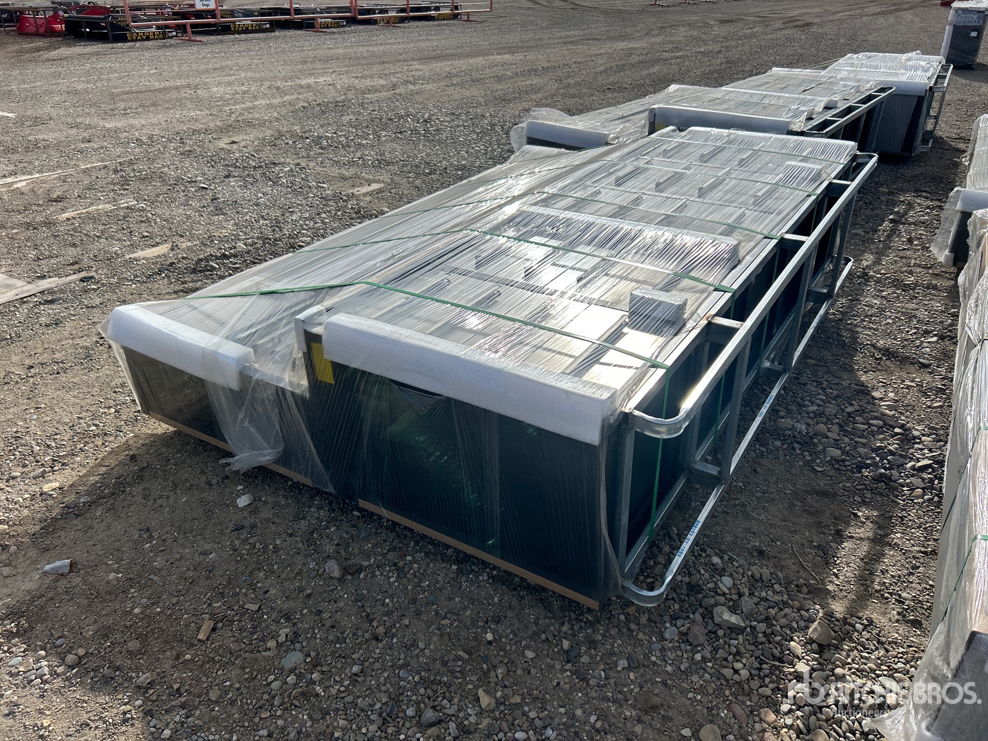 General Appearance with Bild, Ecke vorne rechts