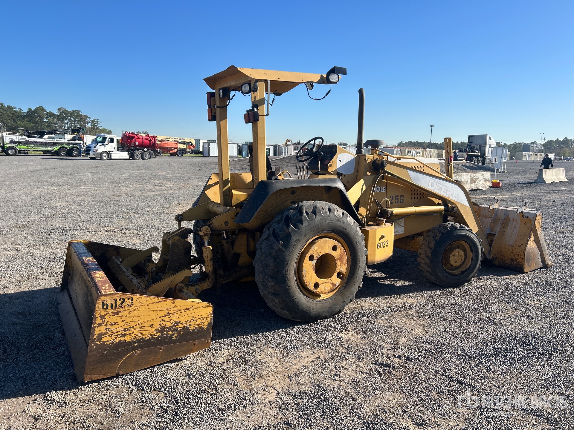 Aspect général with Image, coin arrière droit