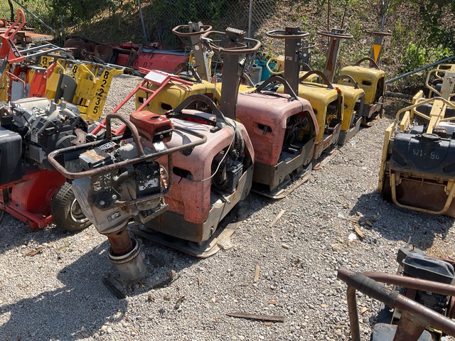 Quantity of (6) Lote de (5) Compactadores de Placa, (1) Bailarina (Inoperable) Quantity of (6) Lote de (5) Compactadores de Placa, (1) Bailarina (Inoperable)