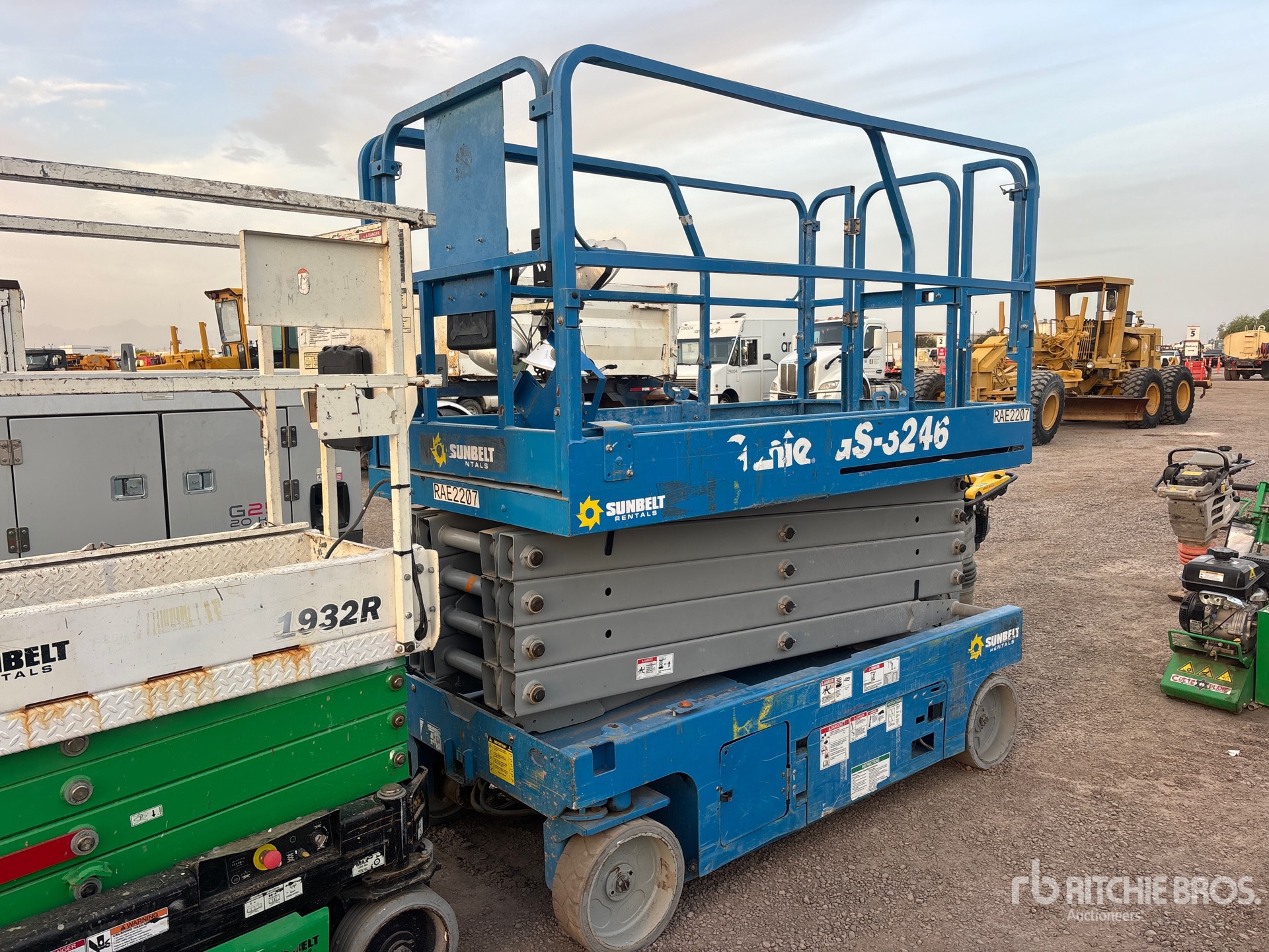 General Appearance with Foto, angolo anteriore sinistro