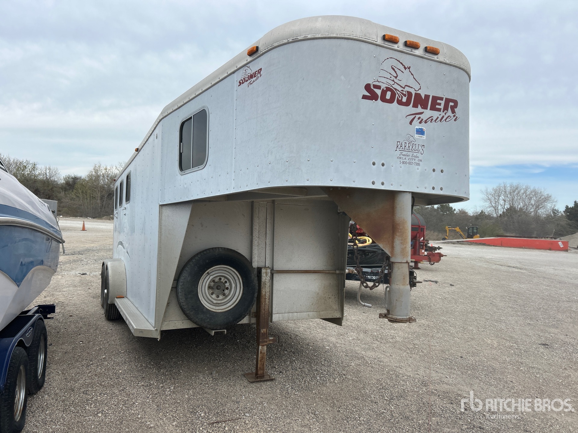 General Appearance with Bild, Ecke vorne rechts