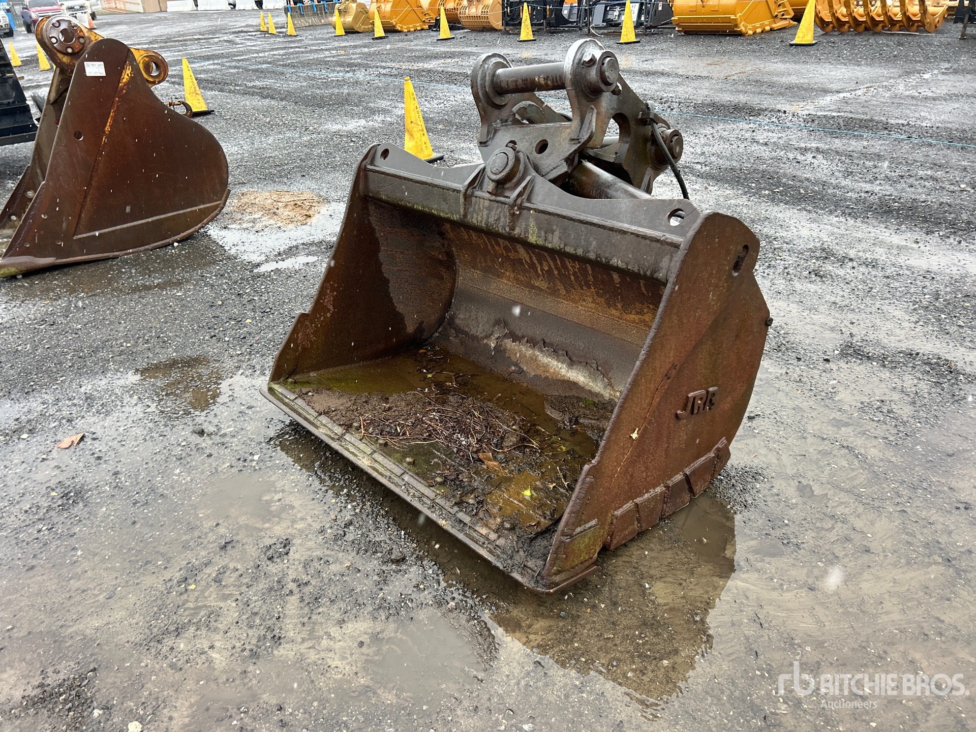 General Appearance with Foto, angolo anteriore sinistro