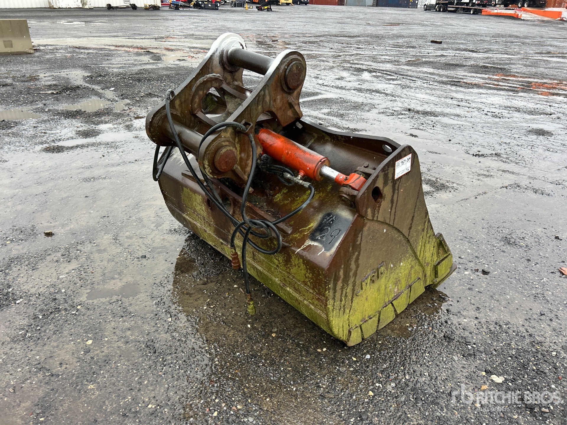 General Appearance with Foto, angolo anteriore sinistro