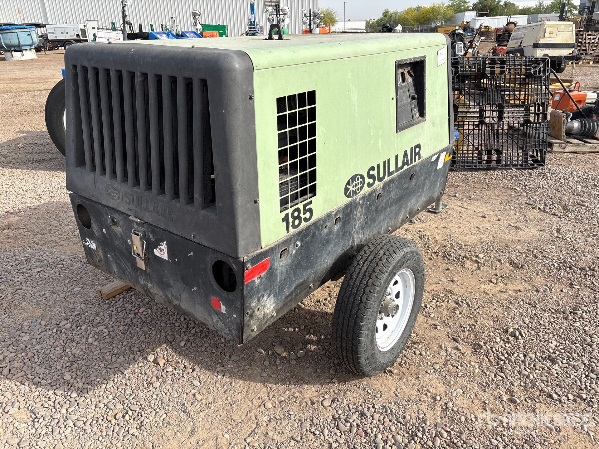 General Appearance with Foto, angolo anteriore sinistro