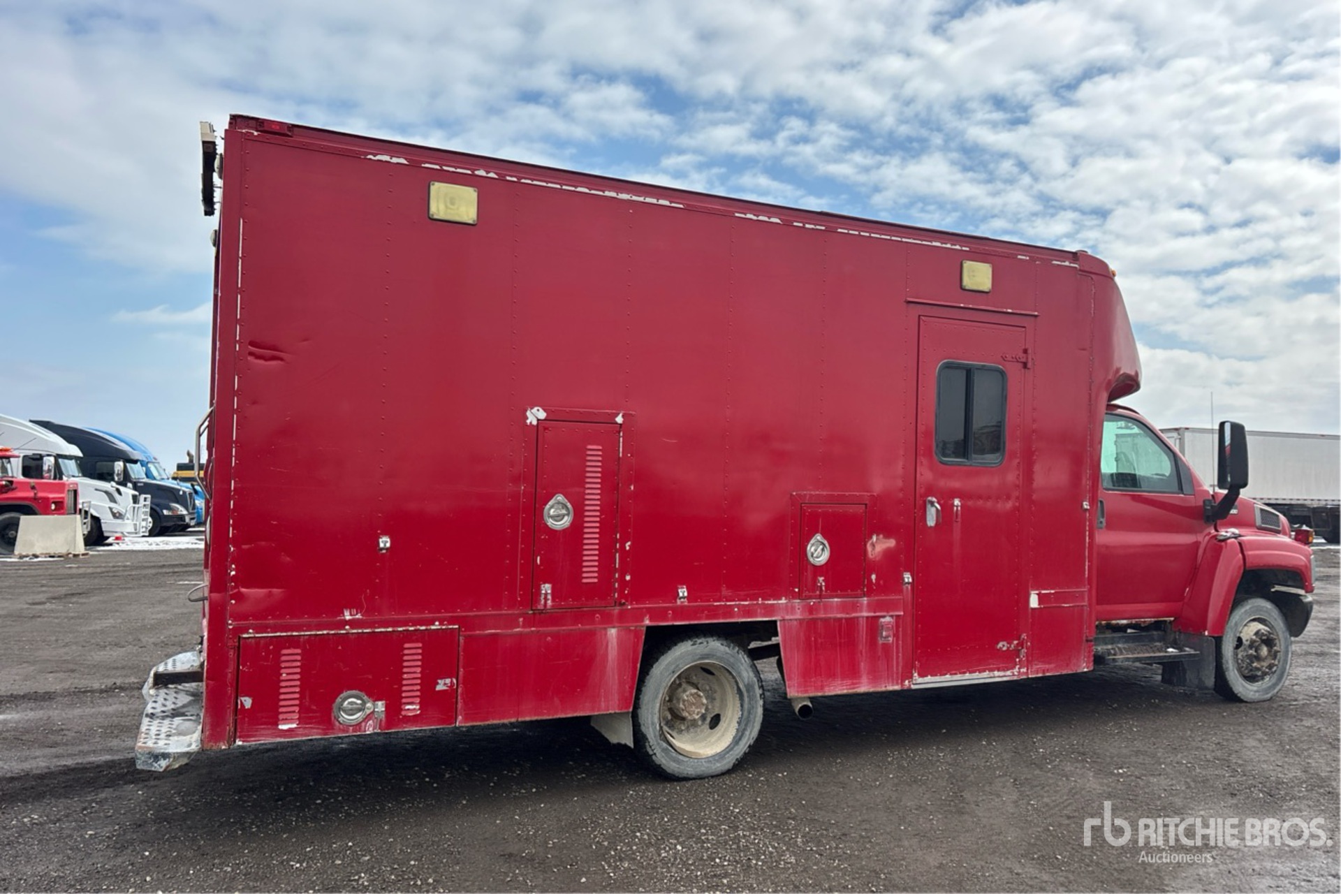 General Appearance with Bild, Ecke hinten rechts