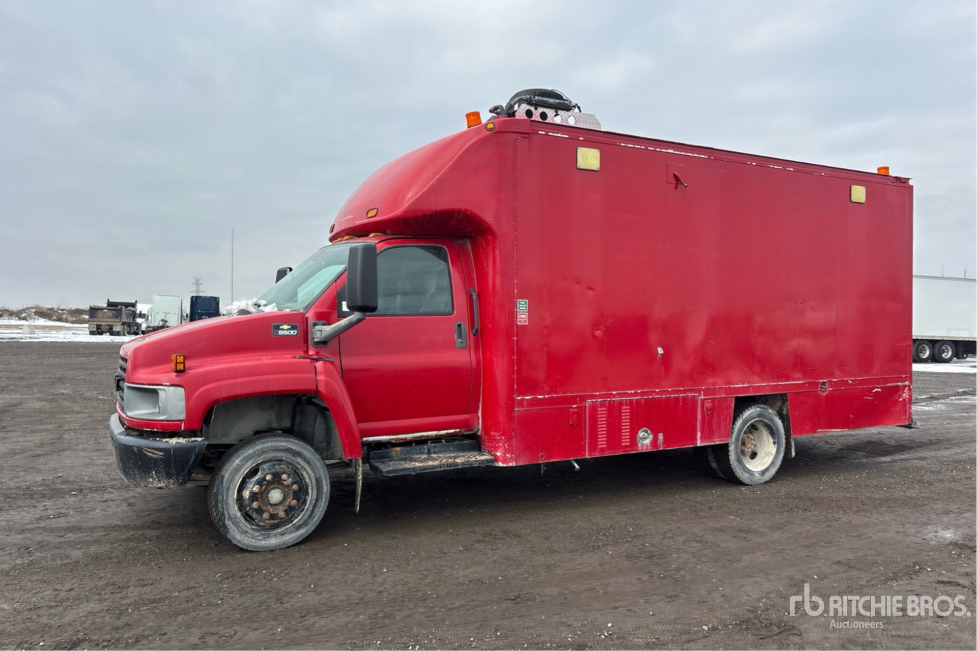 General Appearance with Bild, Ecke vorne links