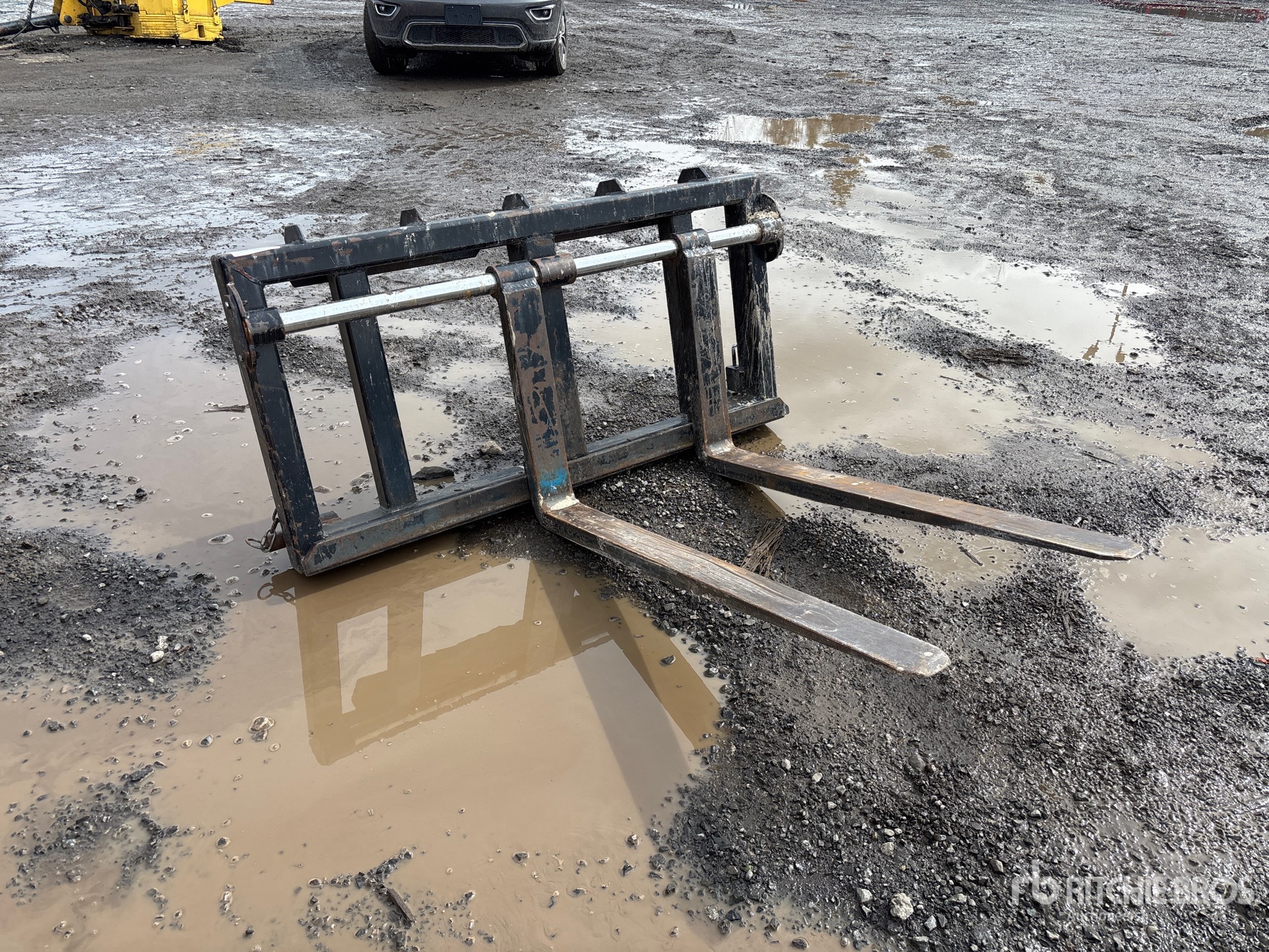 General Appearance with Bild, Ecke vorne rechts